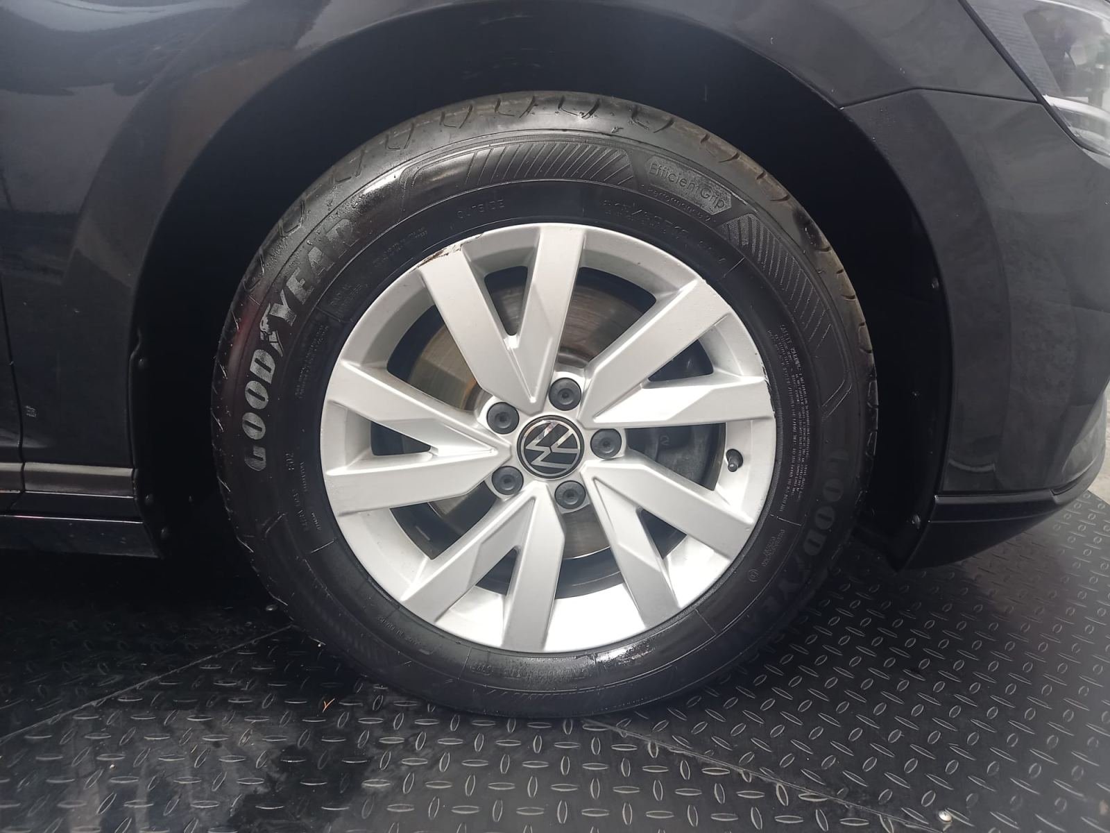 VOLKSWAGEN PASSAT Variant Business 2.0 TDI 110kW 18