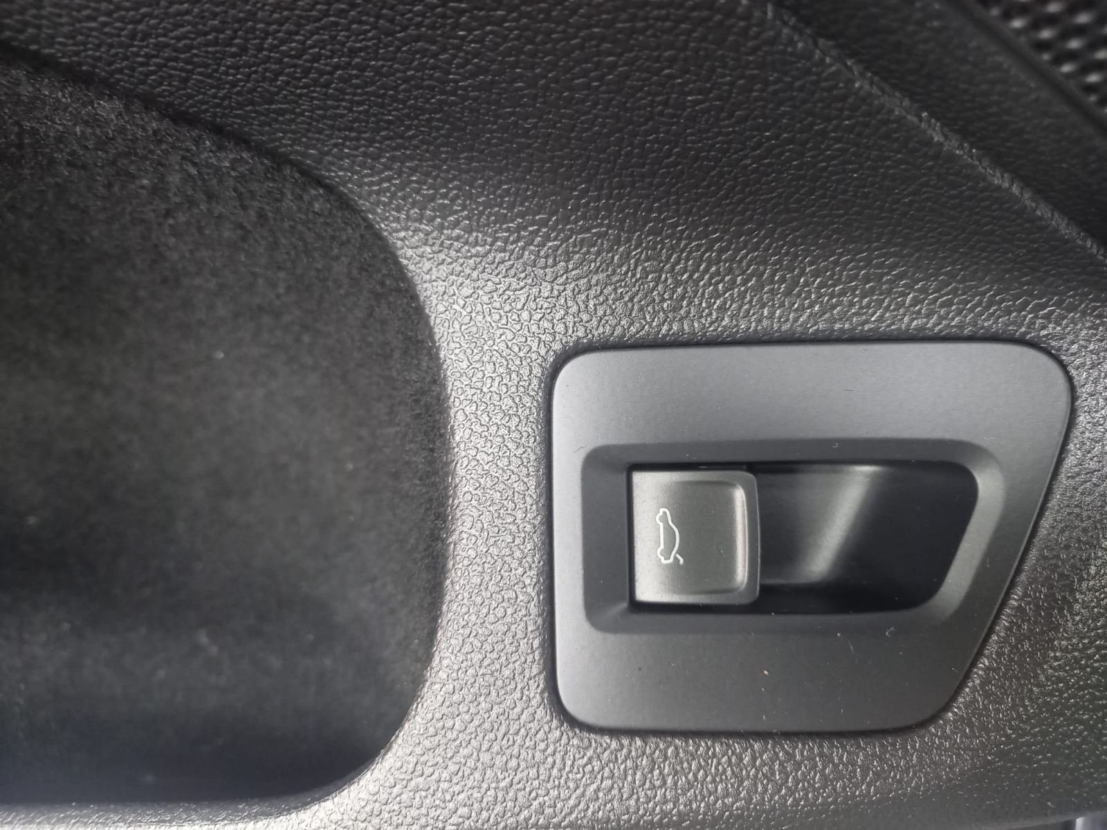 VOLKSWAGEN PASSAT Variant Business 2.0 TDI 110kW 27