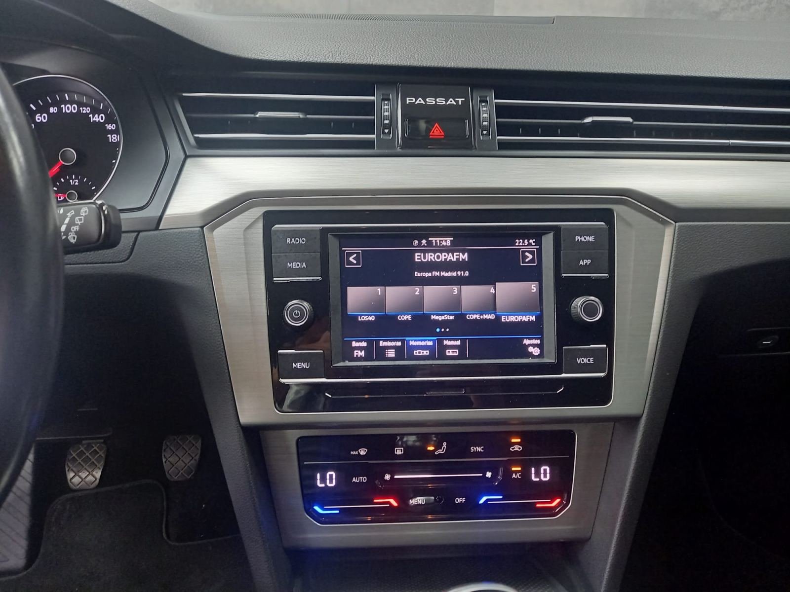 VOLKSWAGEN PASSAT Variant Business 2.0 TDI 110kW 33