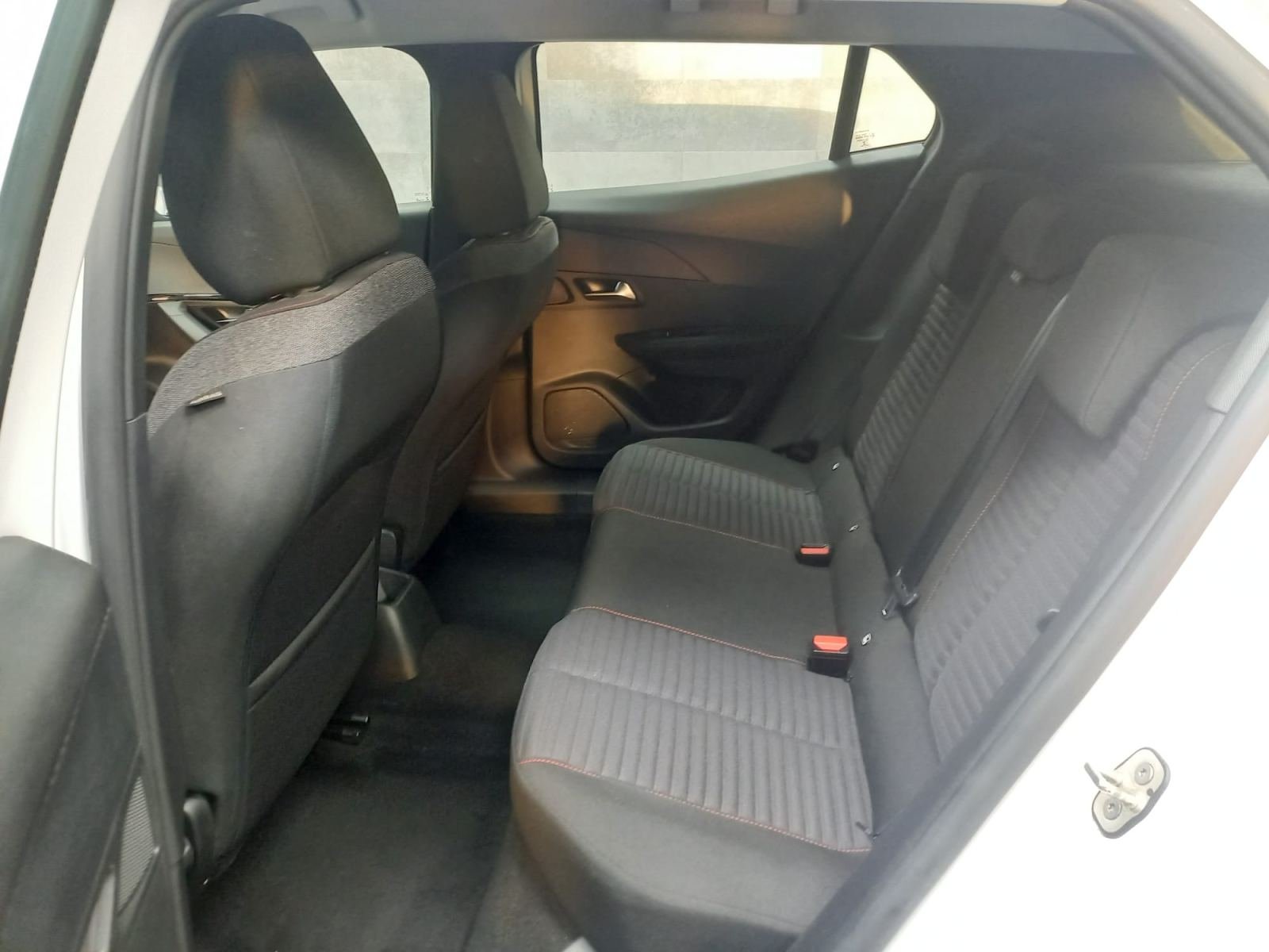 PEUGEOT 2008 active Pack BlueHDI 110 CV 10