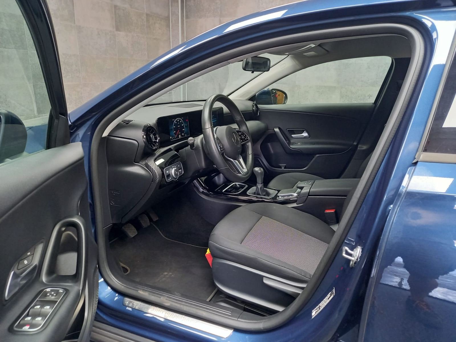 MERCEDES CLASE A 180 D BUSINESS SOLUTION ESSENTIAL 9