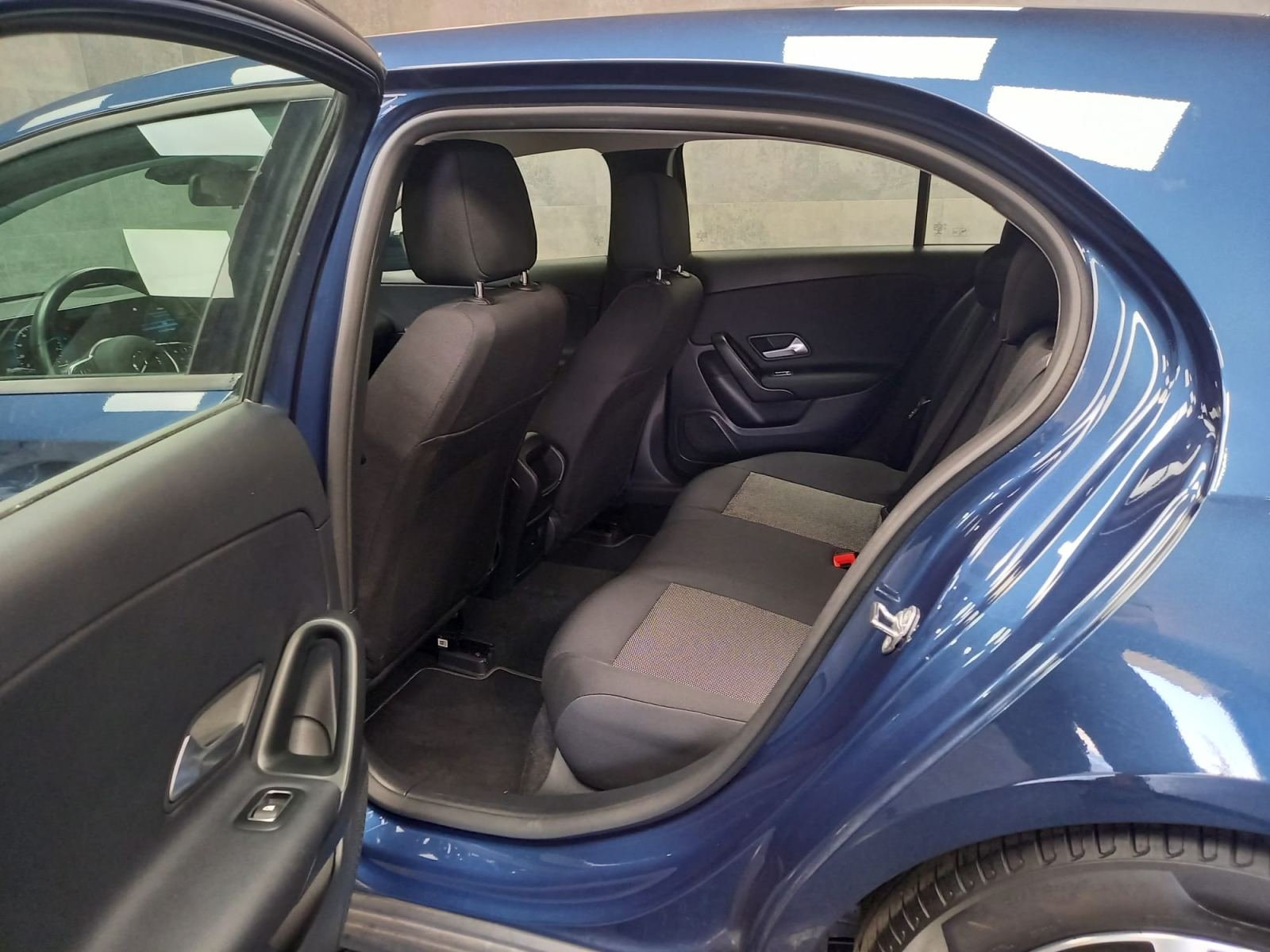 MERCEDES CLASE A 180 D BUSINESS SOLUTION ESSENTIAL 11