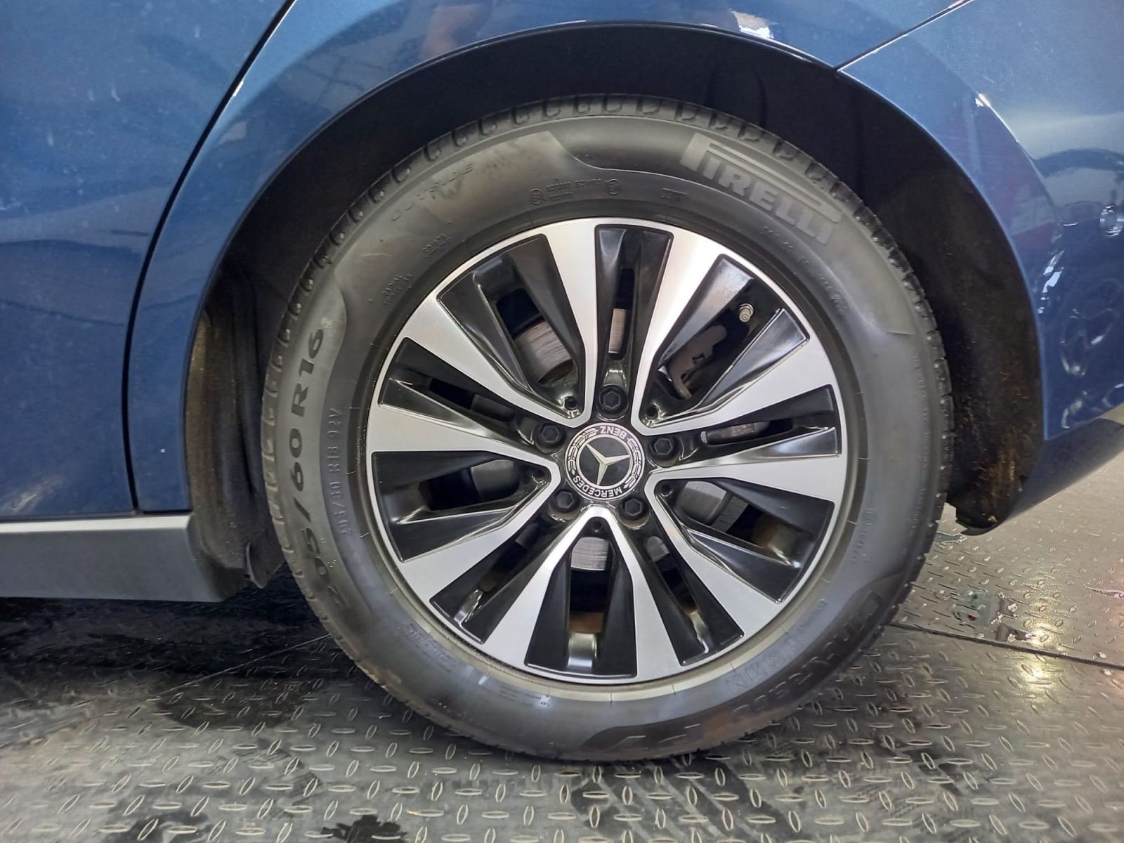 MERCEDES CLASE A 180 D BUSINESS SOLUTION ESSENTIAL 19