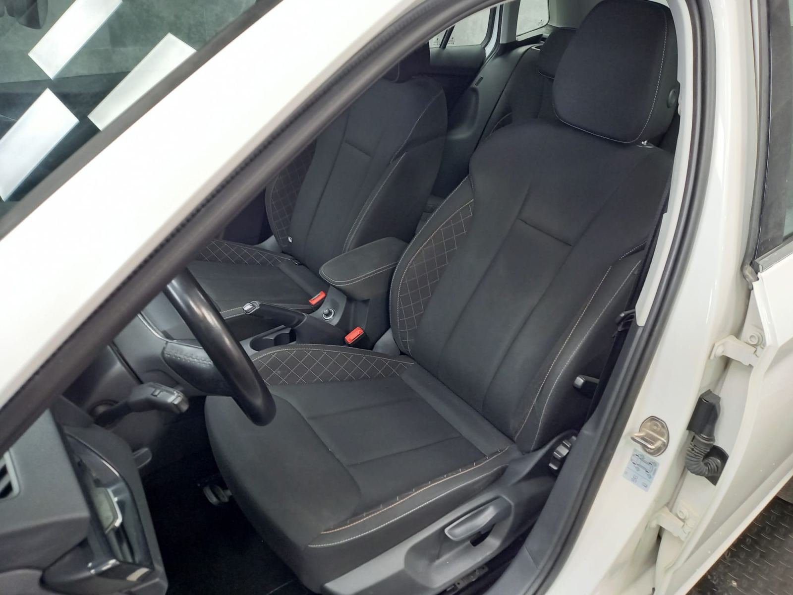 SKODA KAMIQ 1.0 TSI 81kW (110CV) DSG Ambition 9