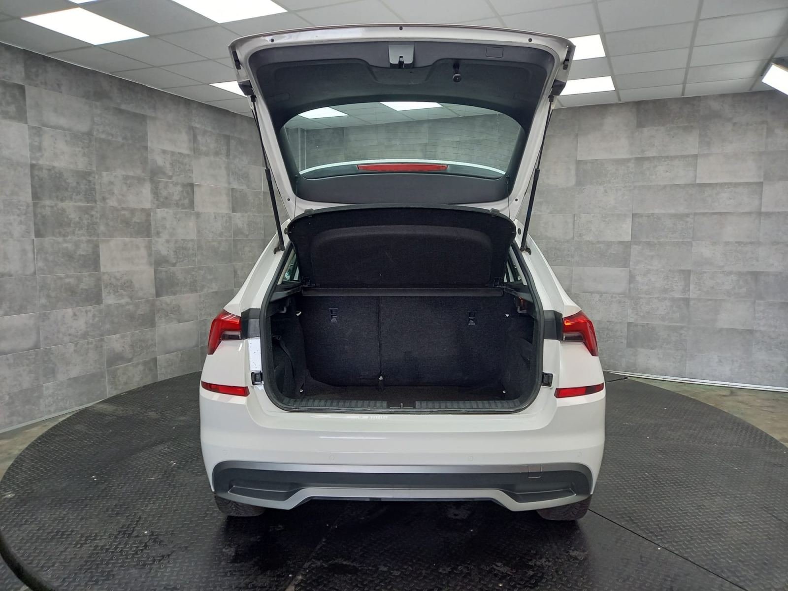 SKODA KAMIQ 1.0 TSI 81kW (110CV) DSG Ambition 12