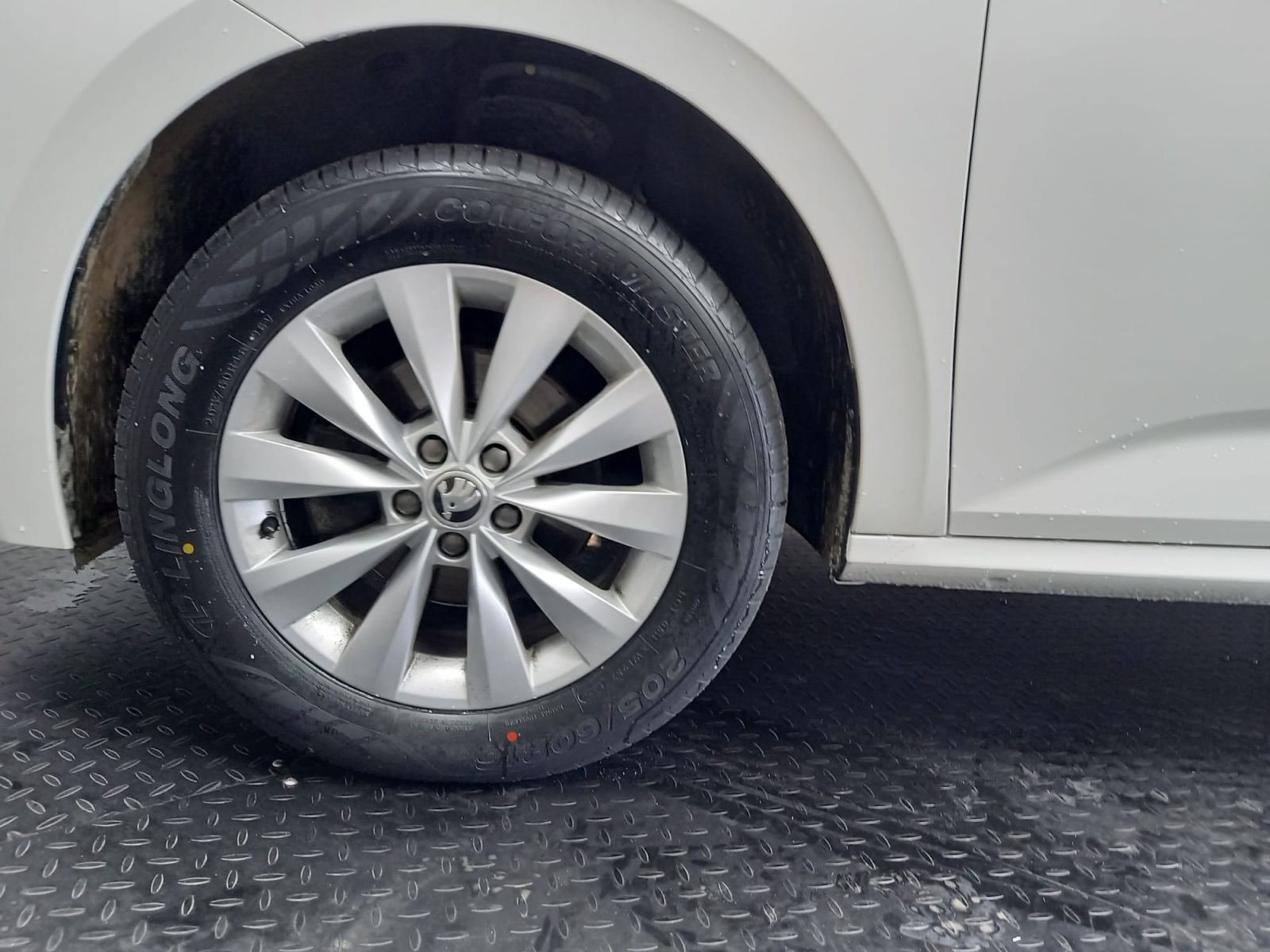 SKODA KAMIQ 1.0 TSI 81kW (110CV) DSG Ambition 18
