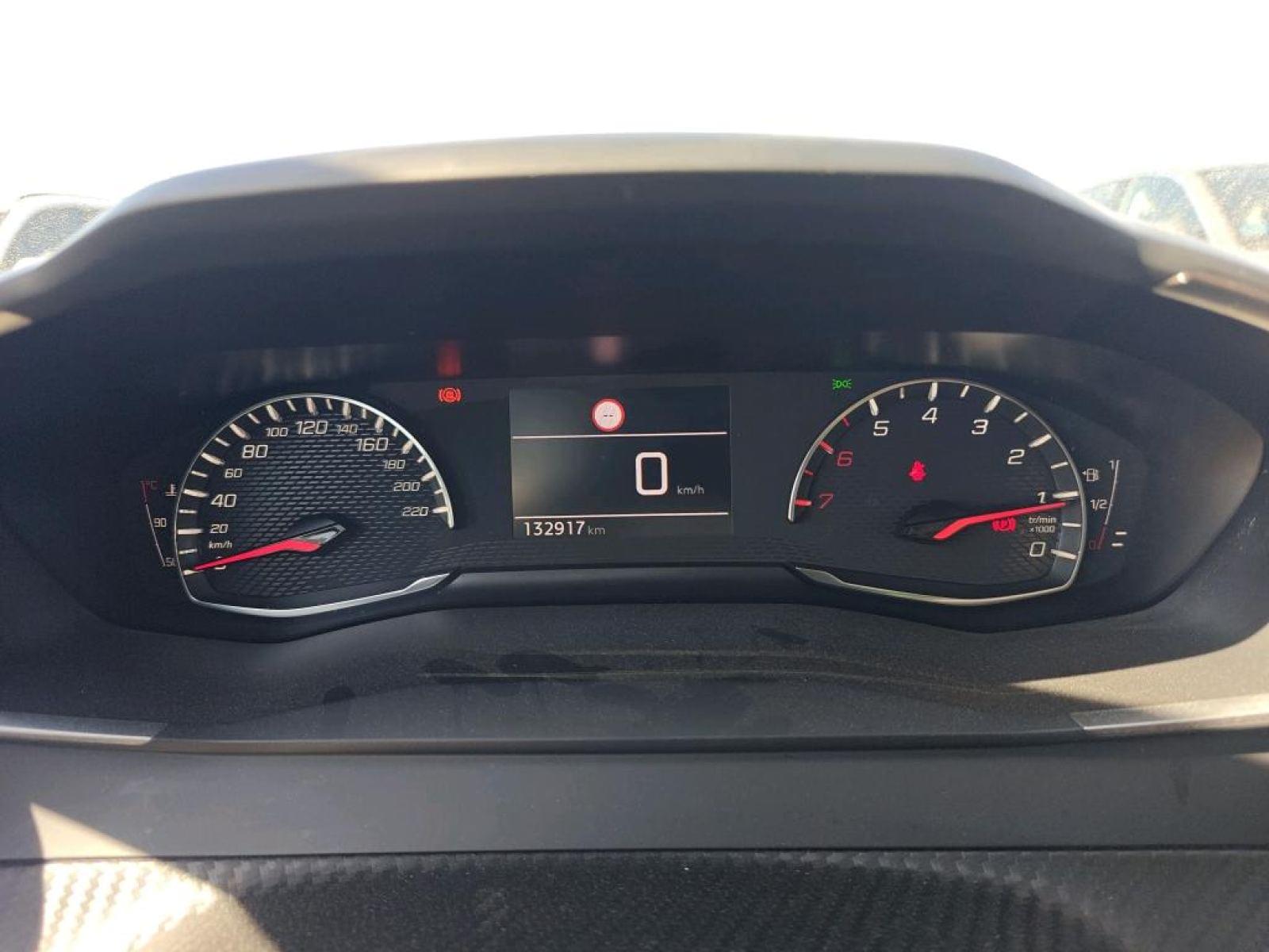 PEUGEOT 2008 Active Pack BlueHDI 81kW (110CV) 4