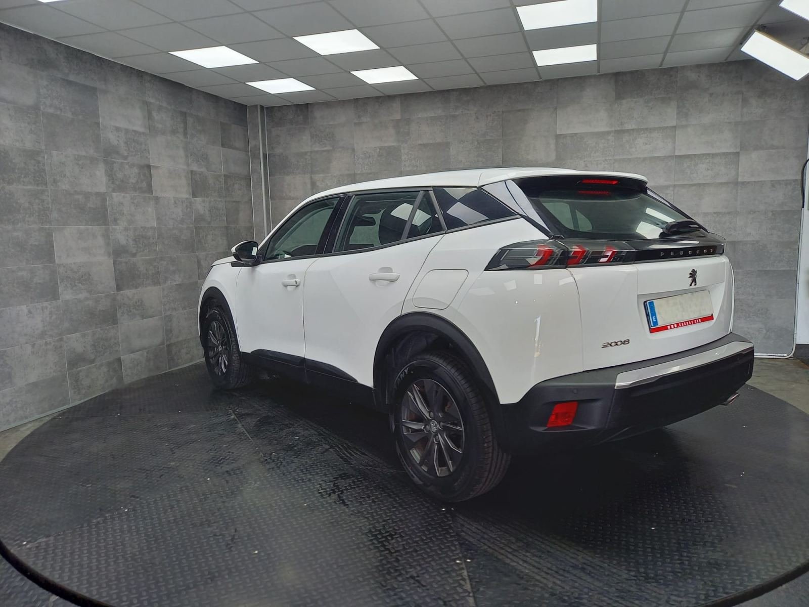PEUGEOT 2008 Active Pack BlueHDI 81kW (110CV) 4