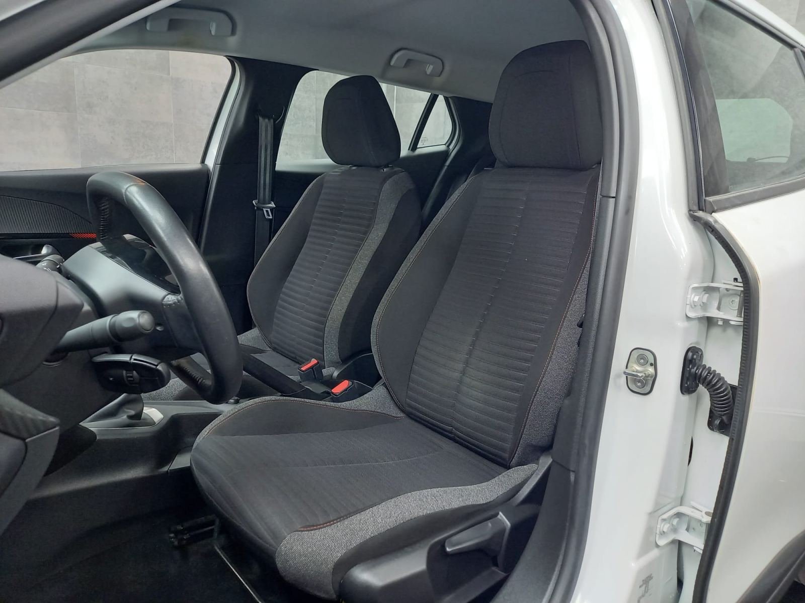 PEUGEOT 2008 Active Pack BlueHDI 81kW (110CV) 8