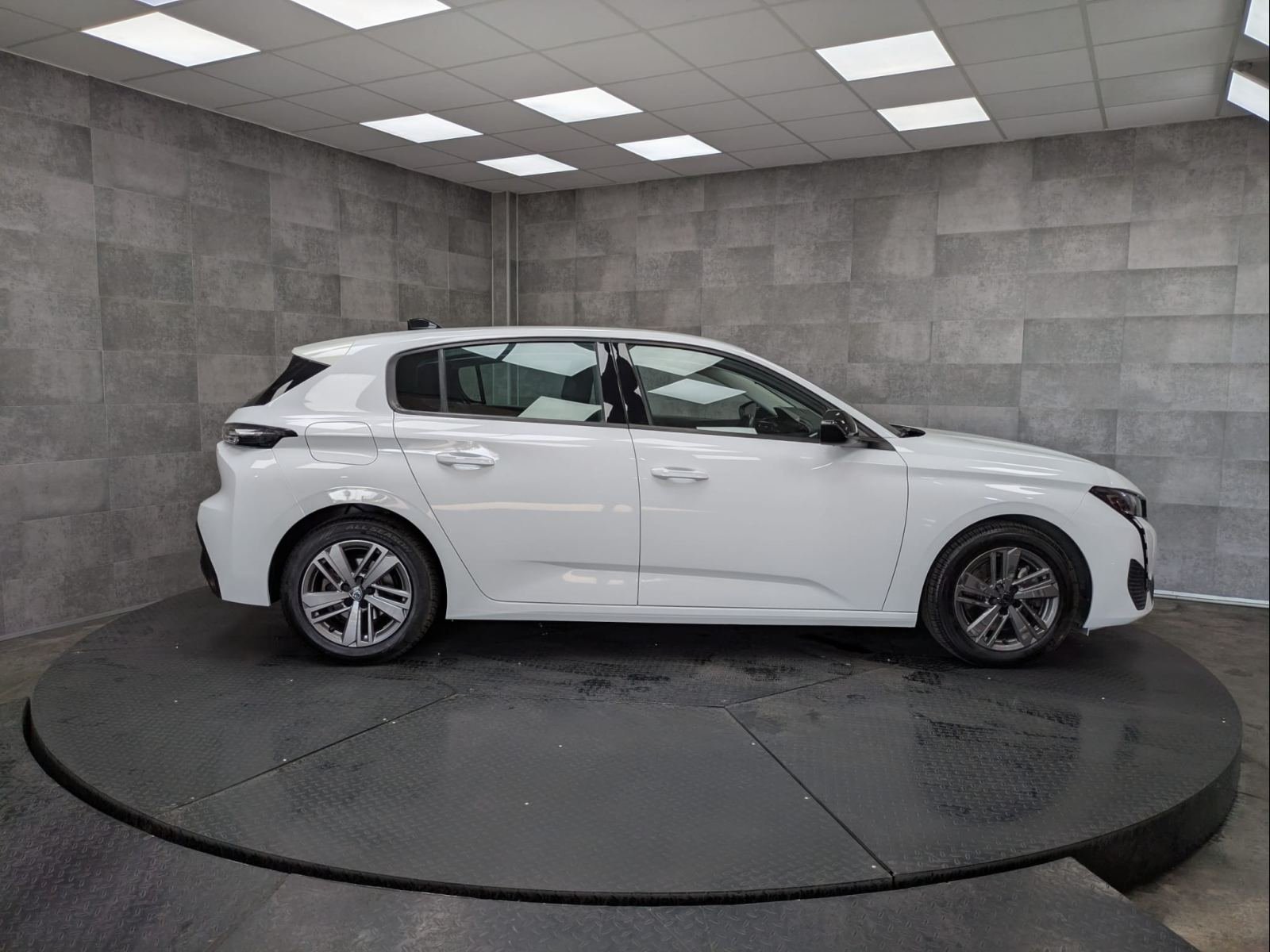 PEUGEOT 308 Active Pack BlueHDi 130 S&S MAN (AC2) 8