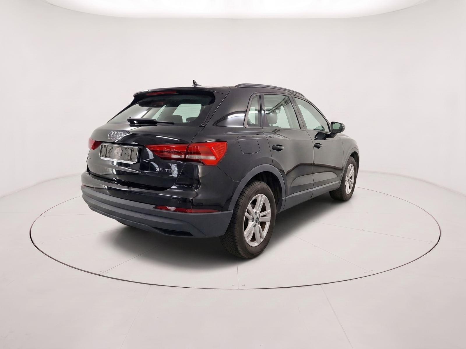 AUDI Q3 35 TDi Business Edition S tronic 4