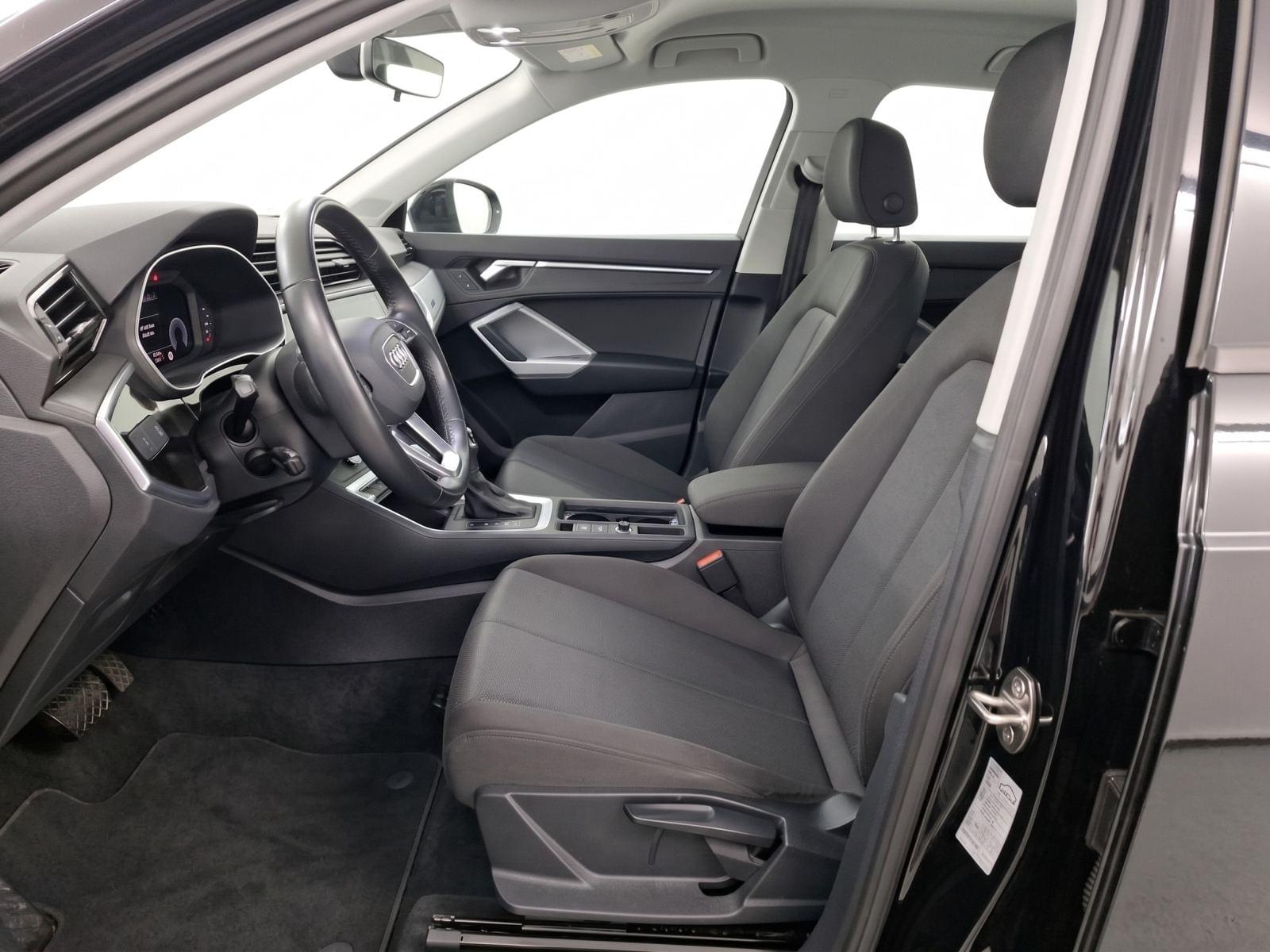 AUDI Q3 35 TDi Business Edition S tronic 6