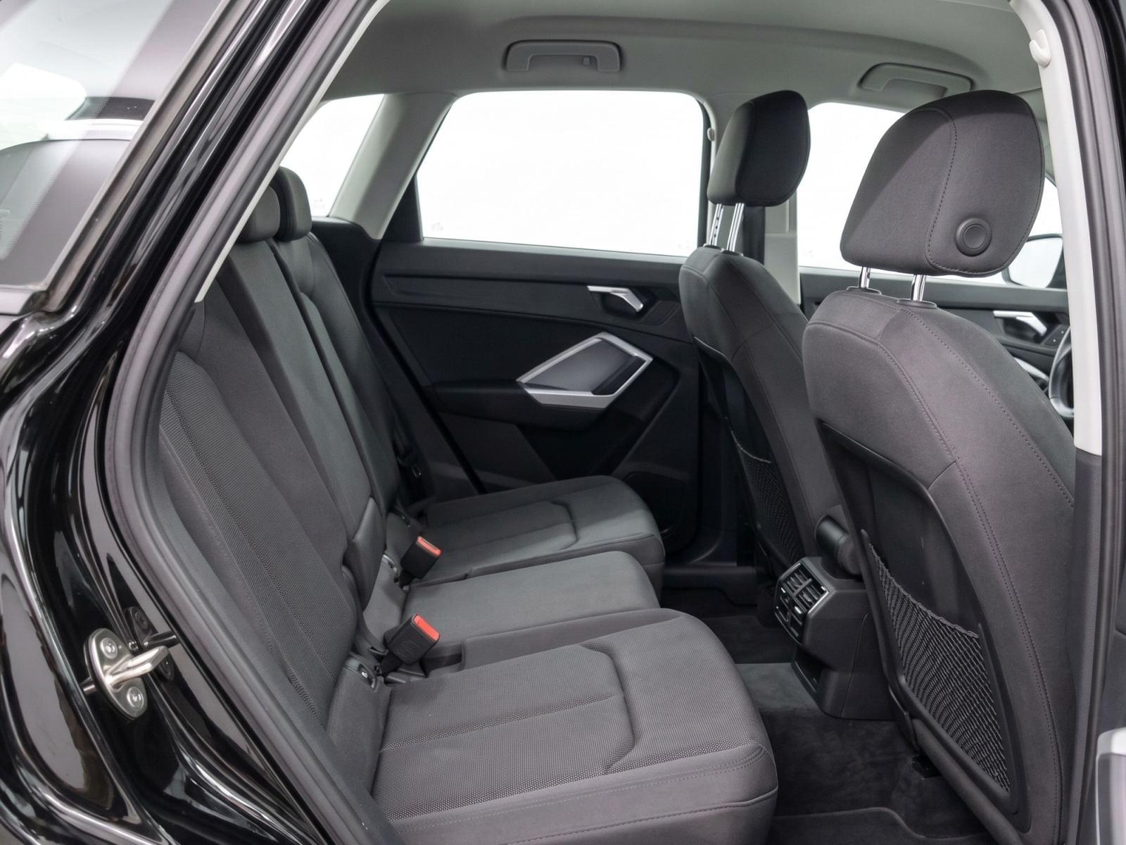 AUDI Q3 35 TDi Business Edition S tronic 7