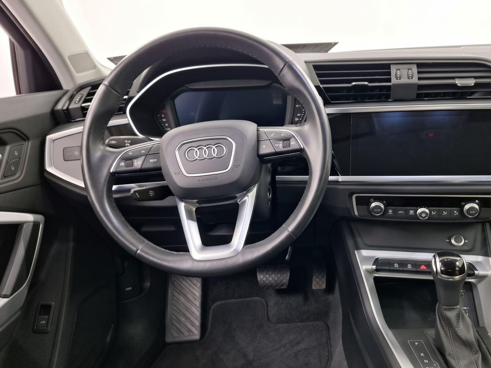 AUDI Q3 35 TDi Business Edition S tronic 8