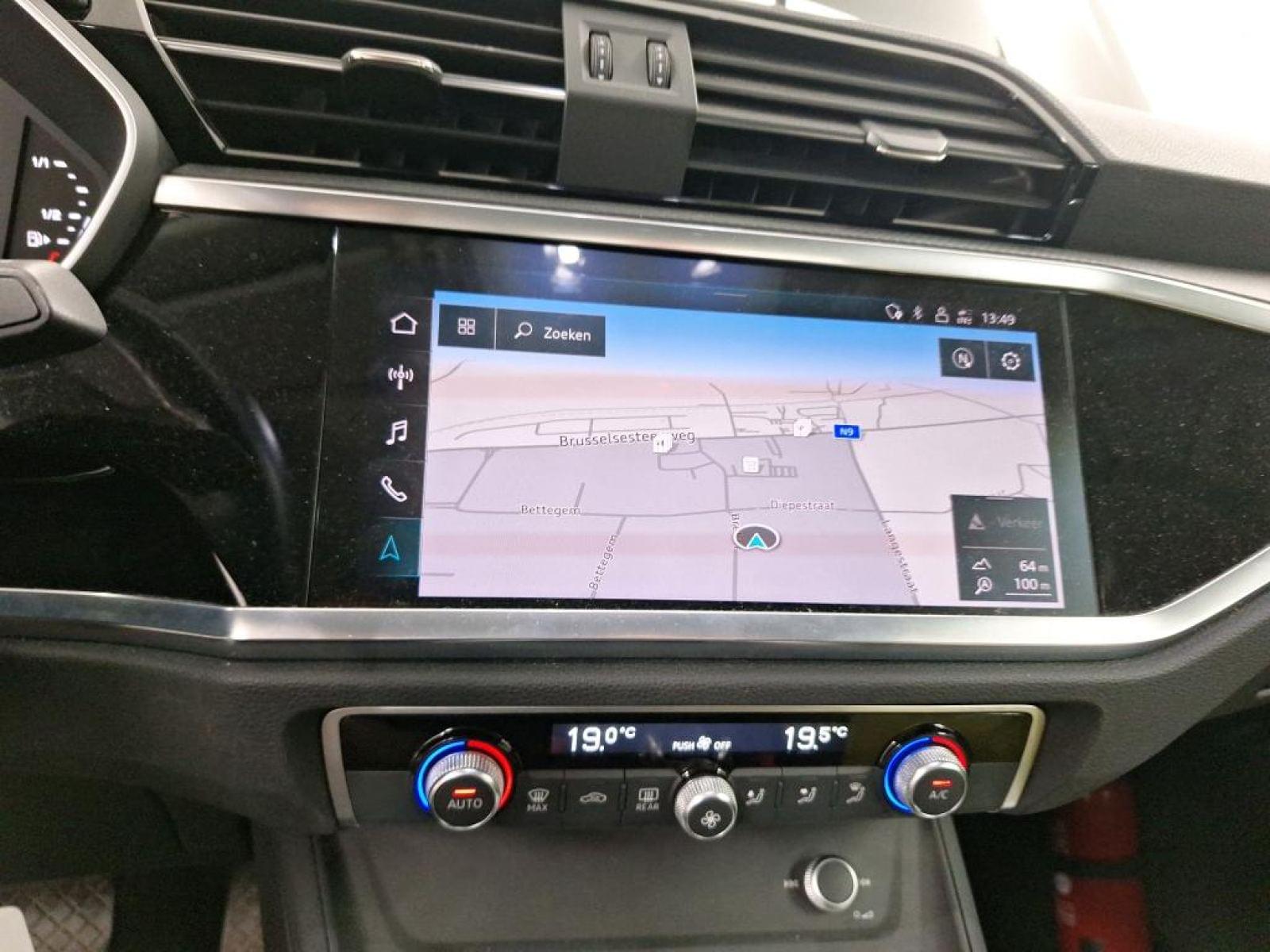 AUDI Q3 35 TDi Business Edition S tronic 9