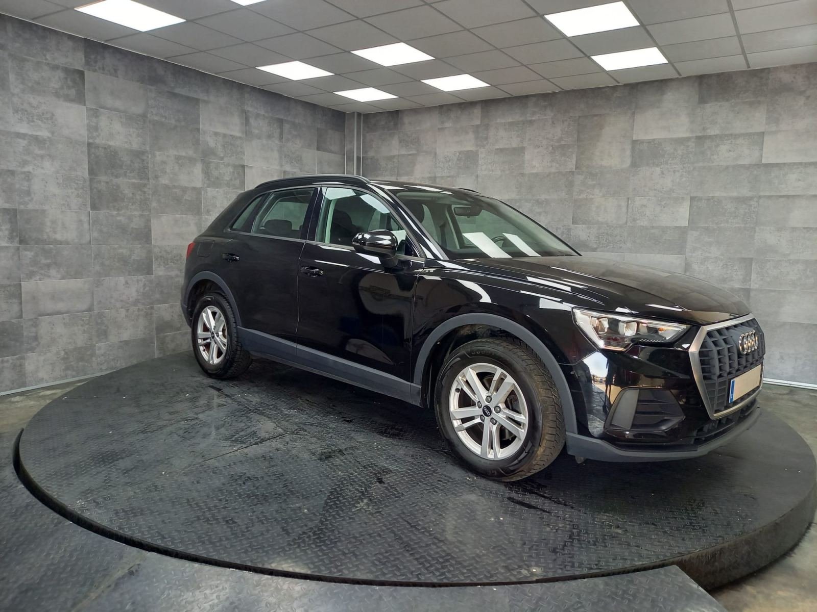 AUDI Q3 35 TDi Business Edition S tronic 3