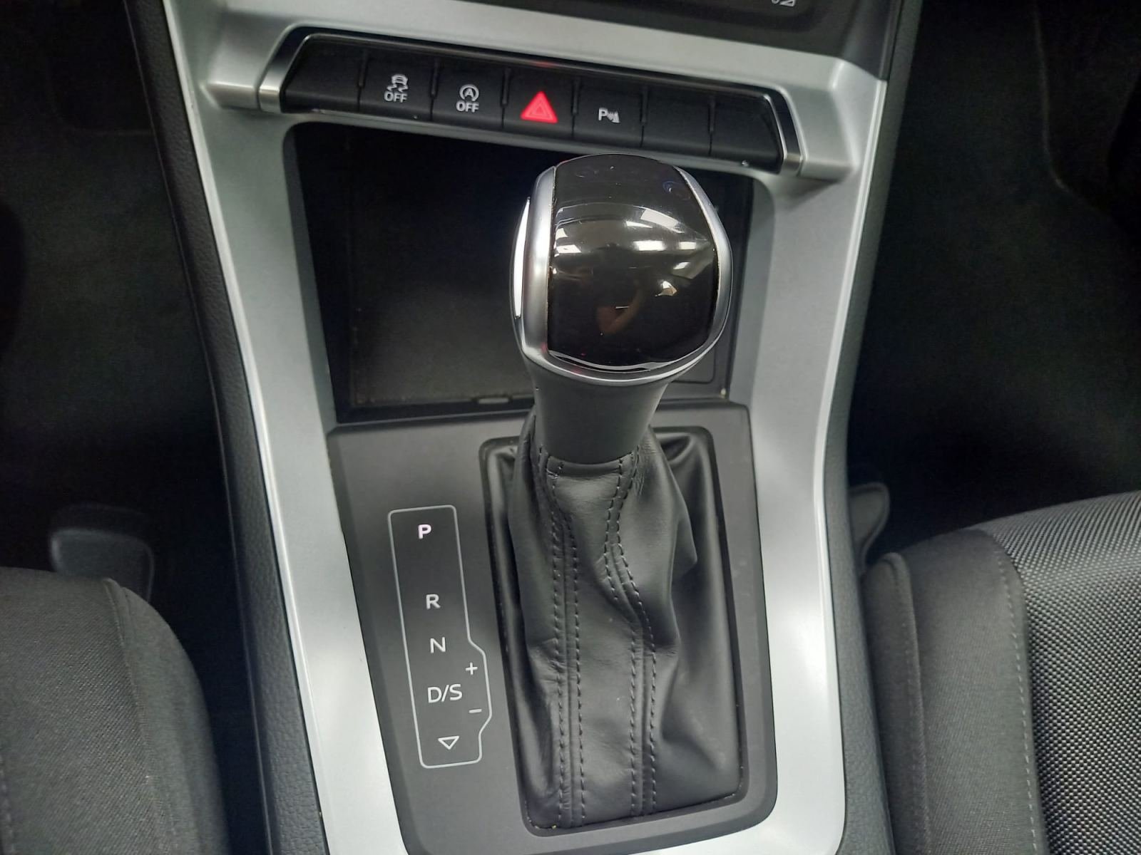 AUDI Q3 35 TDi Business Edition S tronic 18
