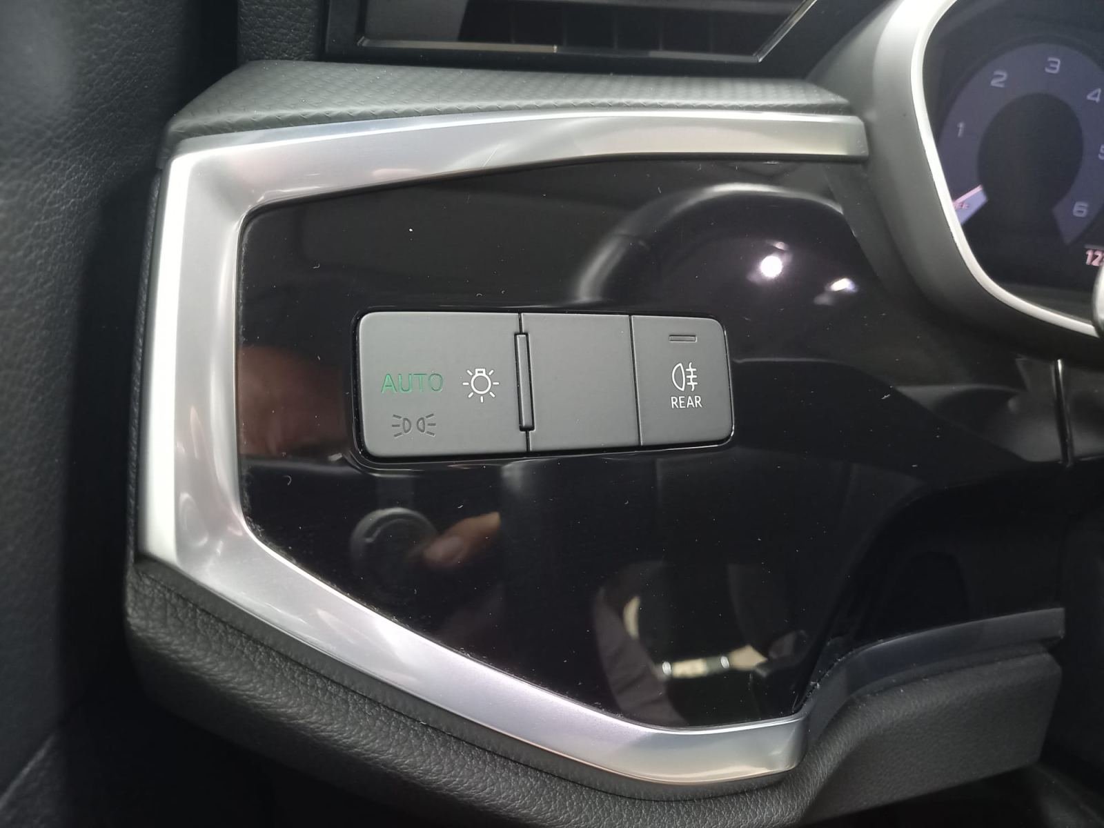 AUDI Q3 35 TDi Business Edition S tronic 22