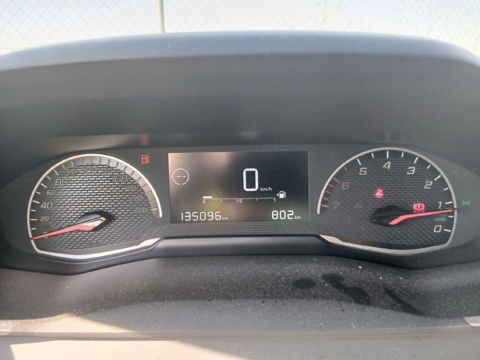 PEUGEOT 2008 Active BlueHDI 81kW (110CV) 4