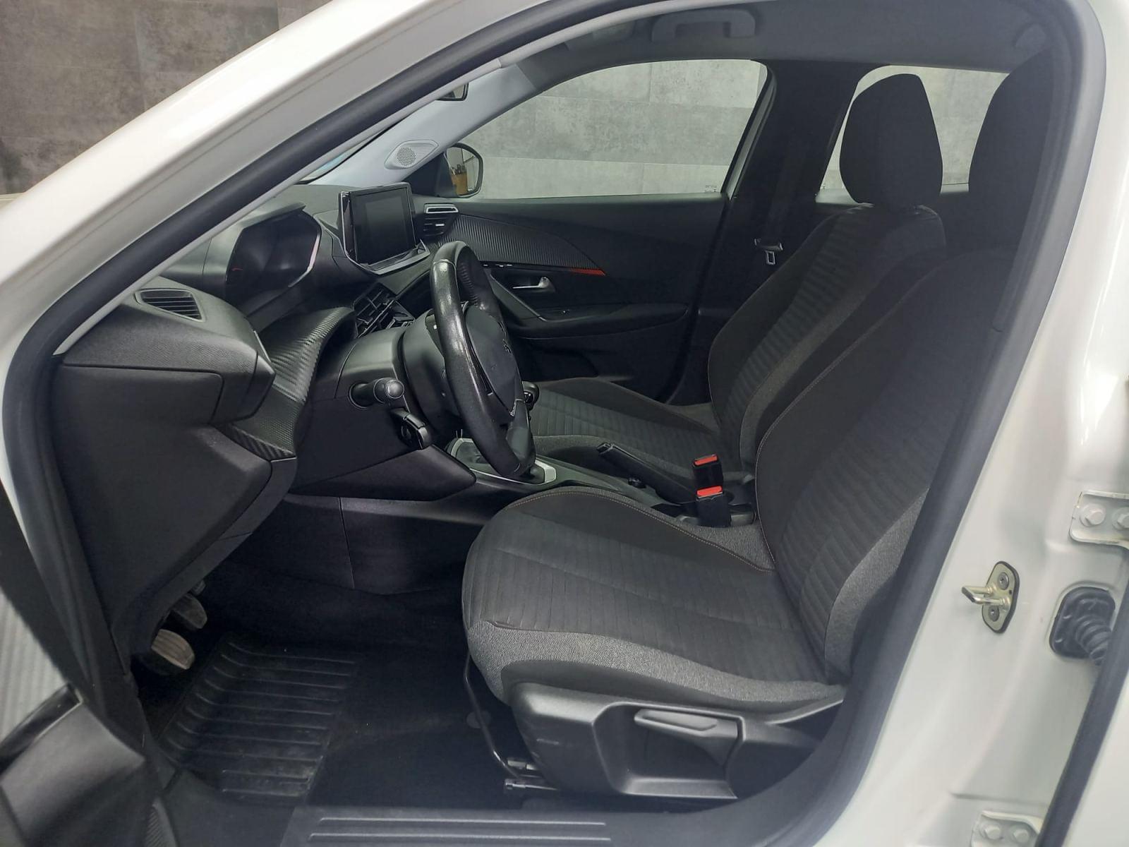 PEUGEOT 2008 Active BlueHDI 81kW (110CV) 8