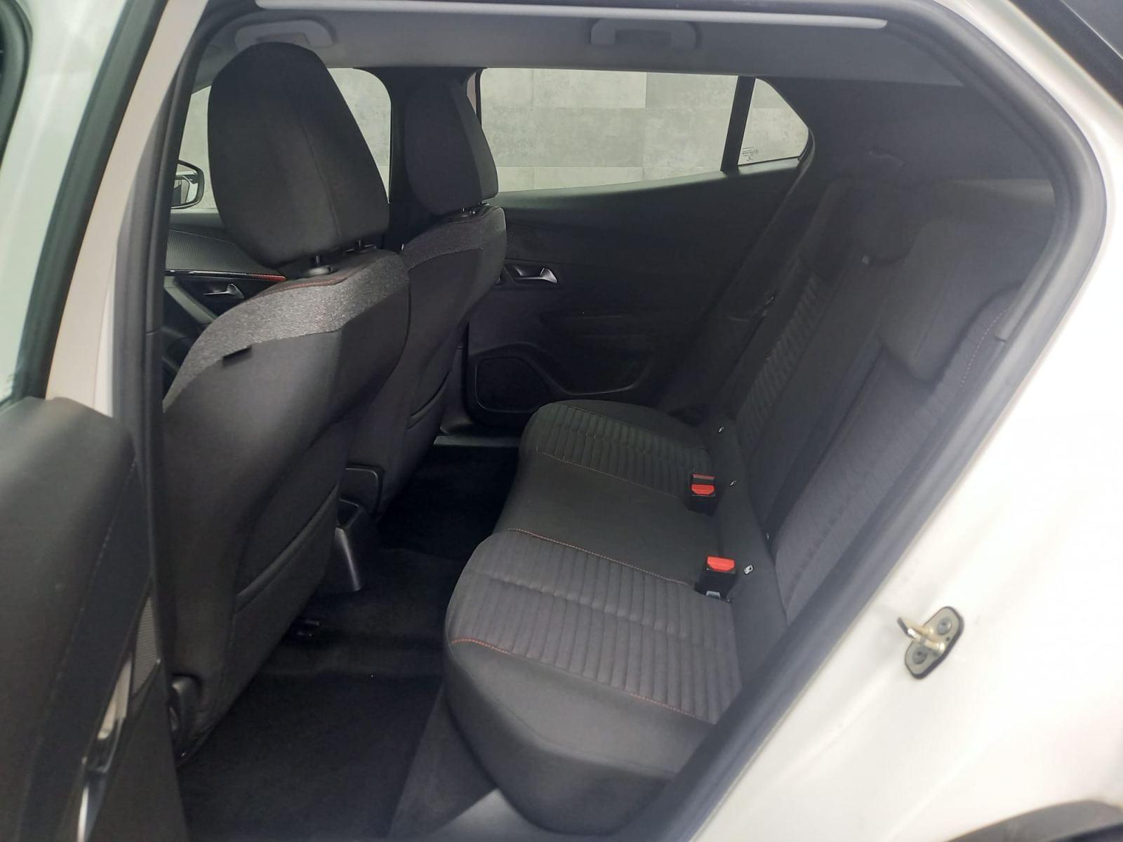 PEUGEOT 2008 Active BlueHDI 81kW (110CV) 10