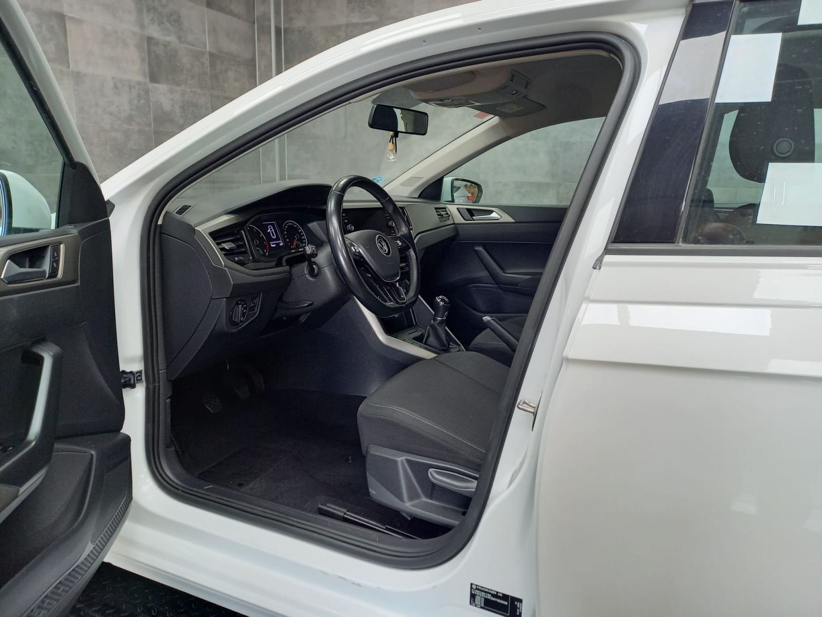 VOLKSWAGEN POLO Advance 1.0 TSI 70kW (95CV) 9