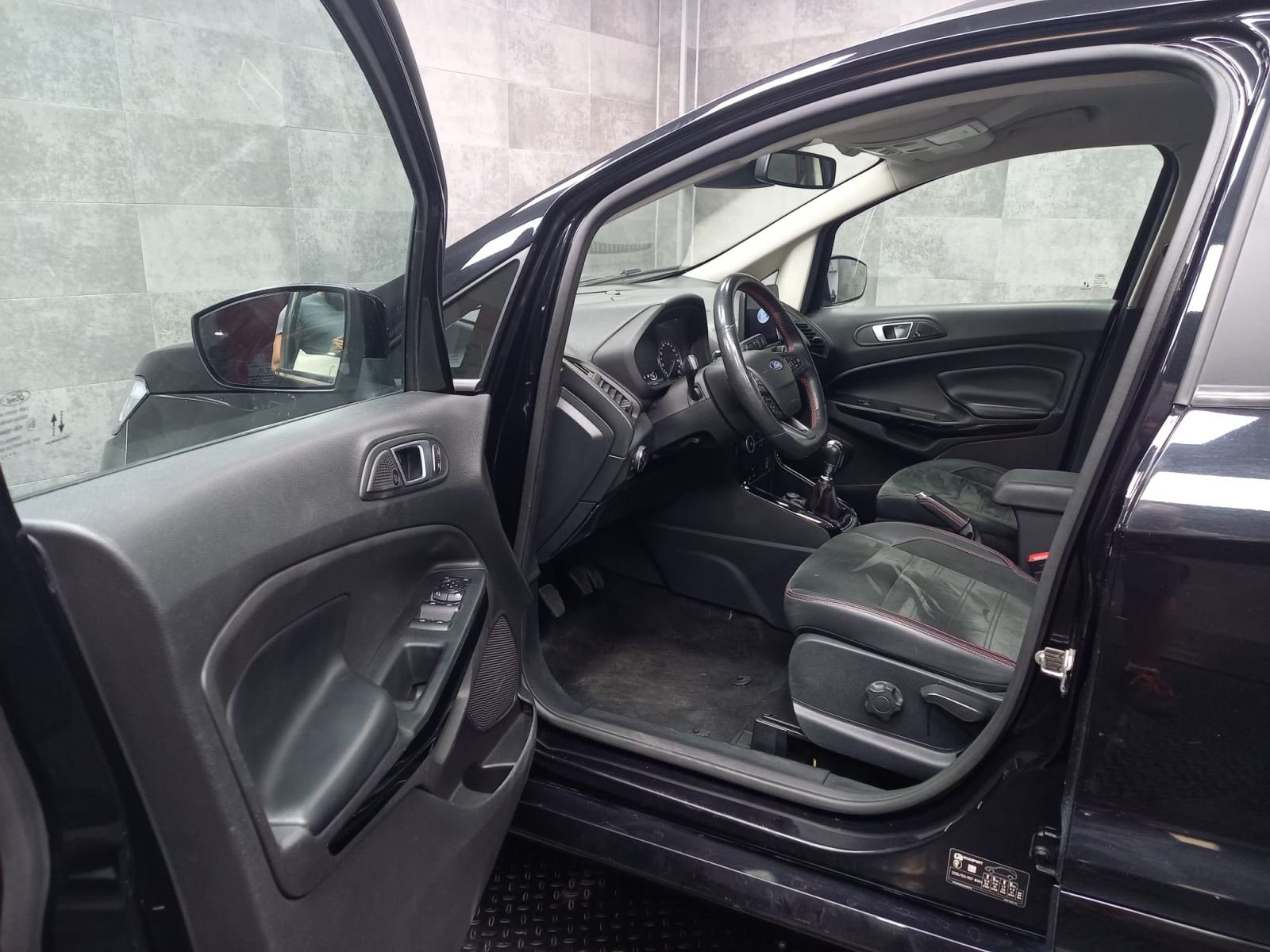FORD ECOSPORT ST-LINE 1.0 ECOBOOST 125CV 9