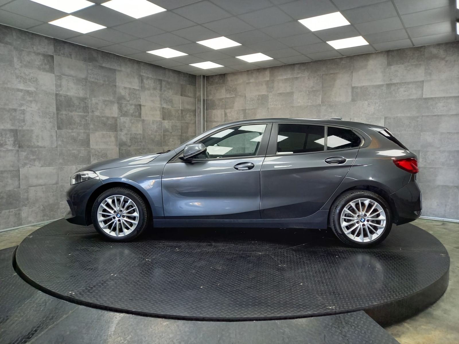 BMW SERIE 1 118D 8
