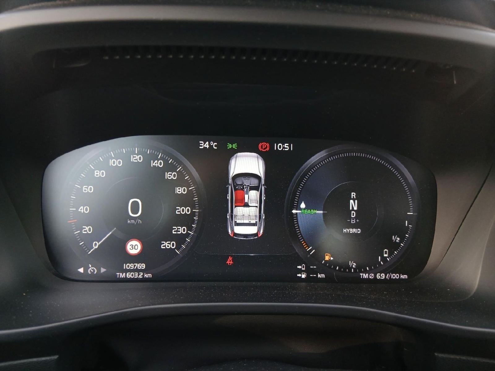 VOLVO XC40 1.5 T4 Recharge PHEV Essential Auto 3