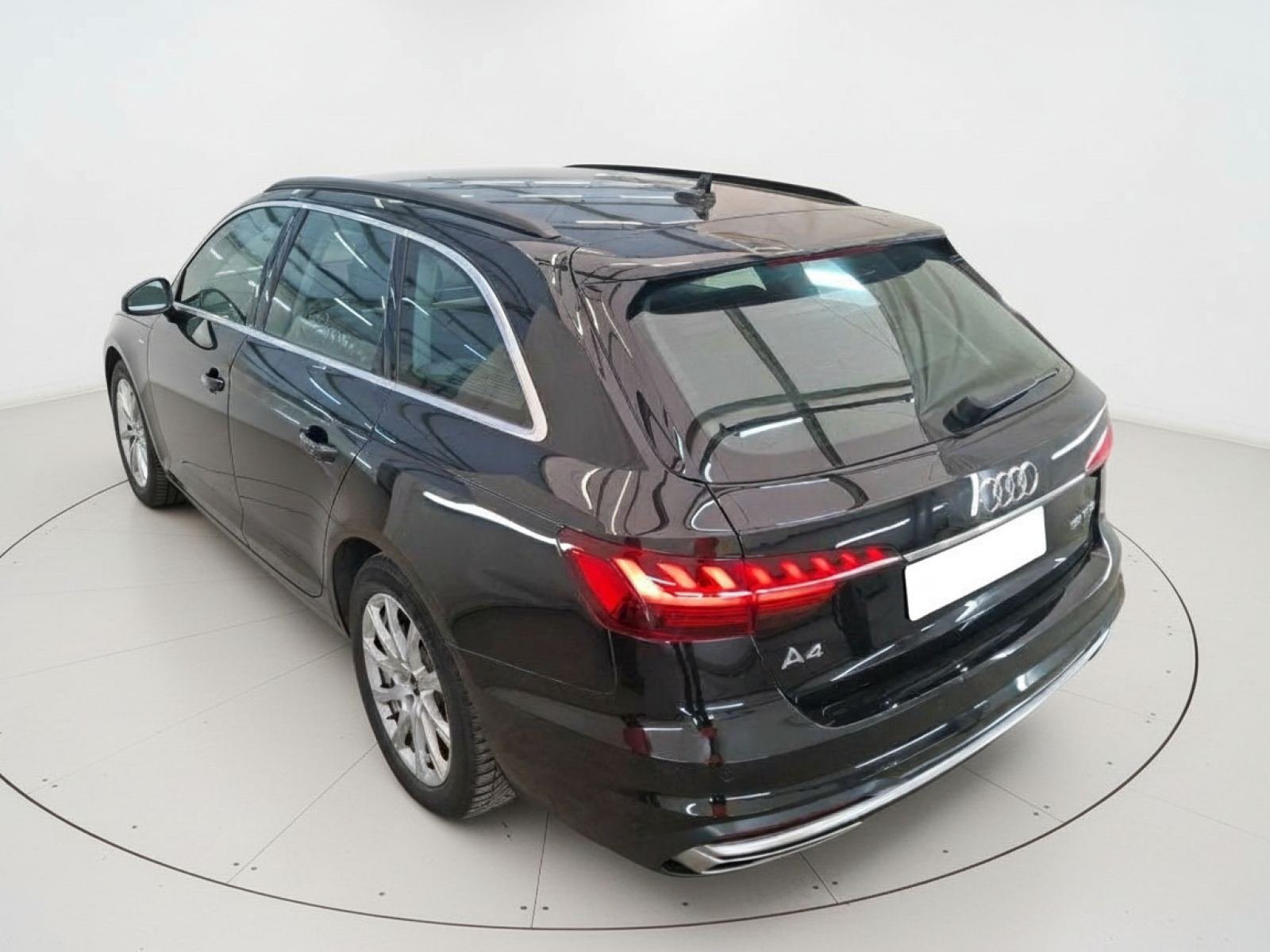 AUDI A4 AVANT Break 35 TFSI 150S tronic Business 4