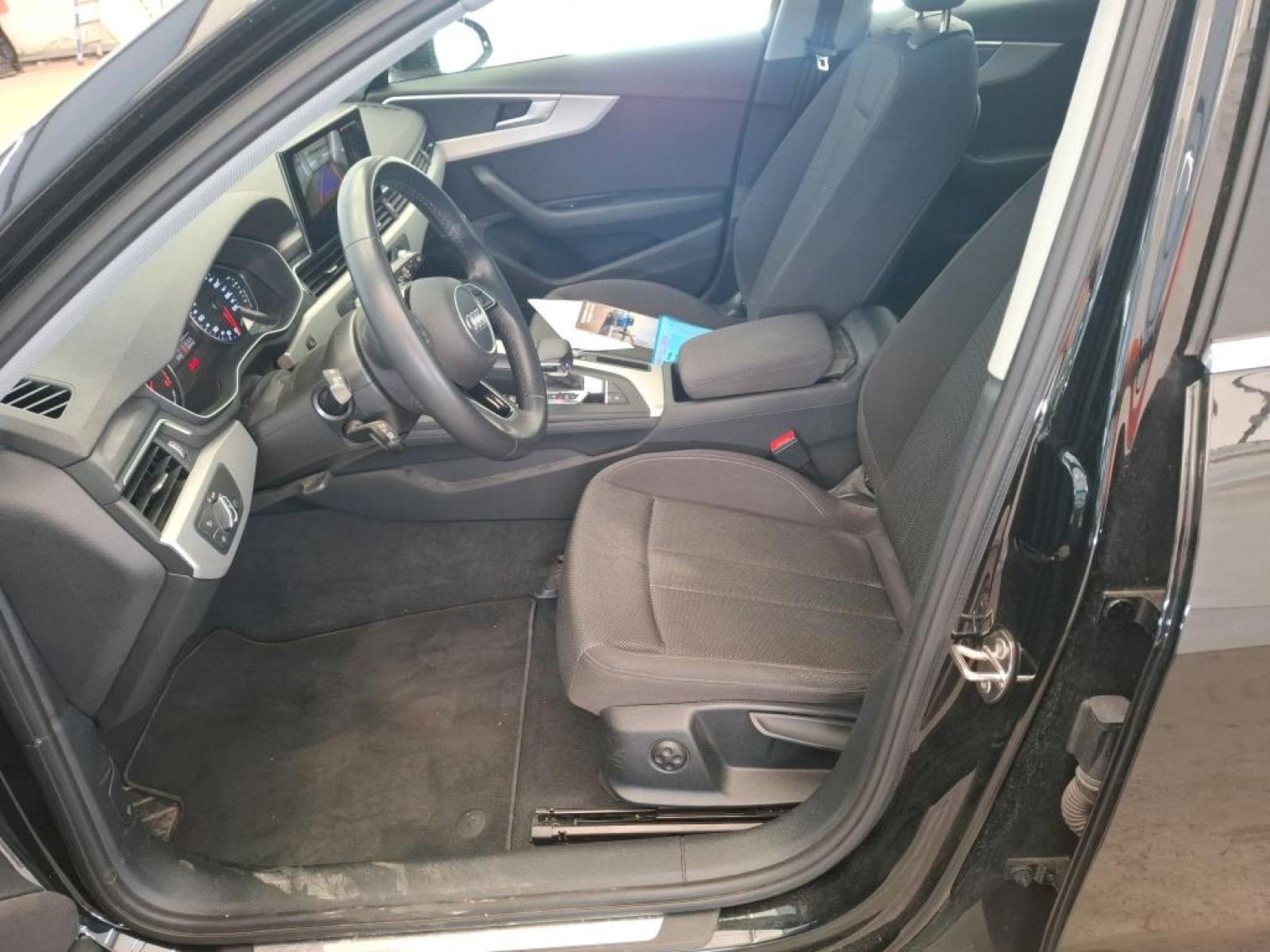AUDI A4 AVANT Break 35 TFSI 150S tronic Business 9