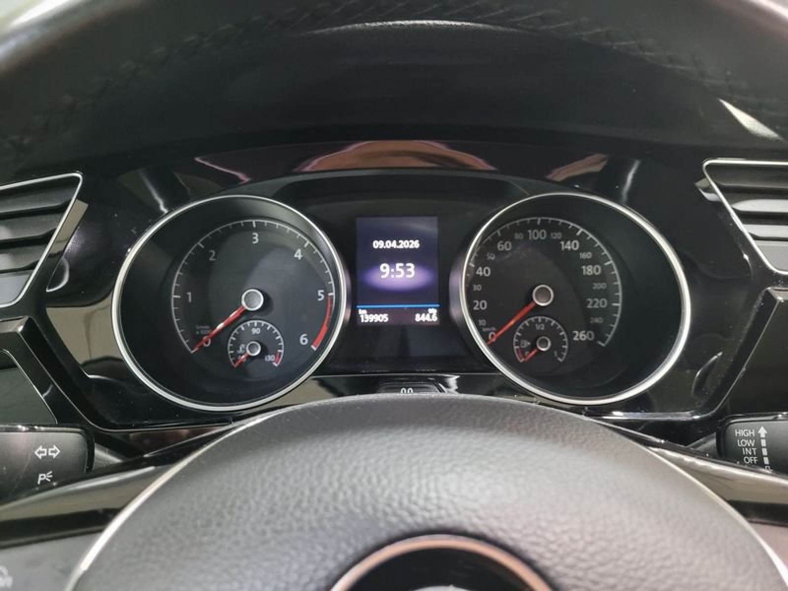 VOLKSWAGEN TOURAN 2.0 TDI 115cv Advance 17