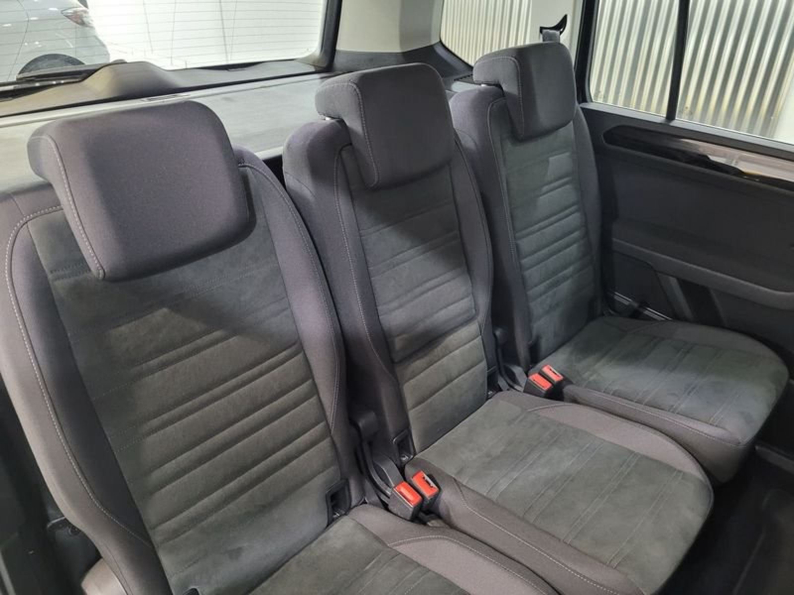 VOLKSWAGEN TOURAN 2.0 TDI 115cv Advance 28