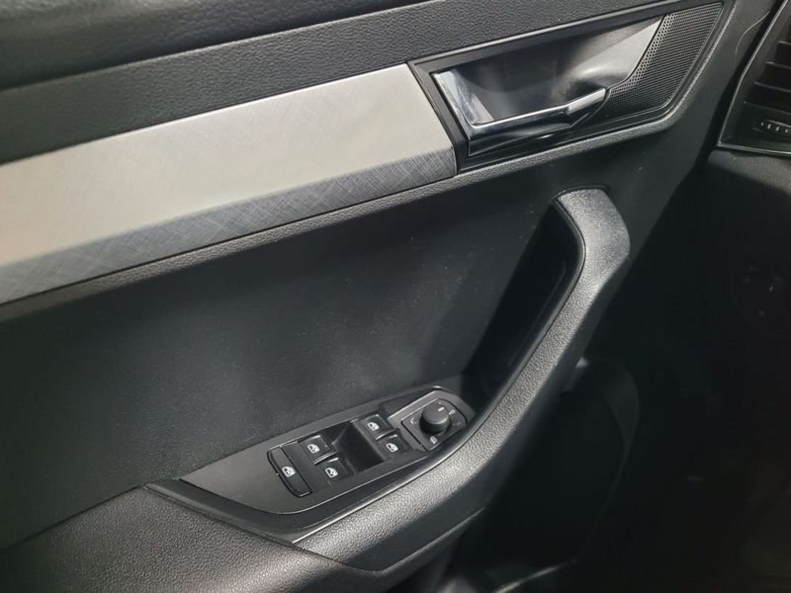 SKODA KAROQ 2.0 TDI 150cv DSG 4X4 Ambition 10