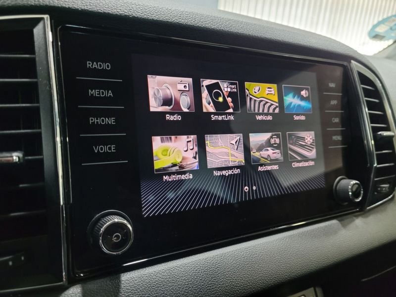 SKODA KAROQ 2.0 TDI 150cv DSG 4X4 Ambition 23
