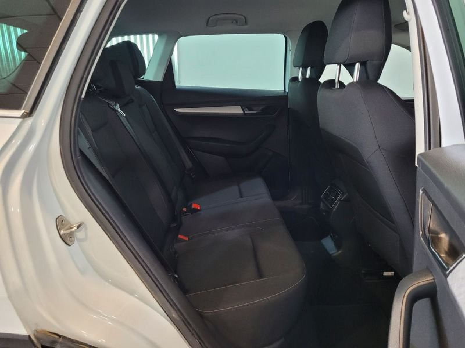 SKODA KAROQ 2.0 TDI 150cv DSG 4X4 Ambition 27