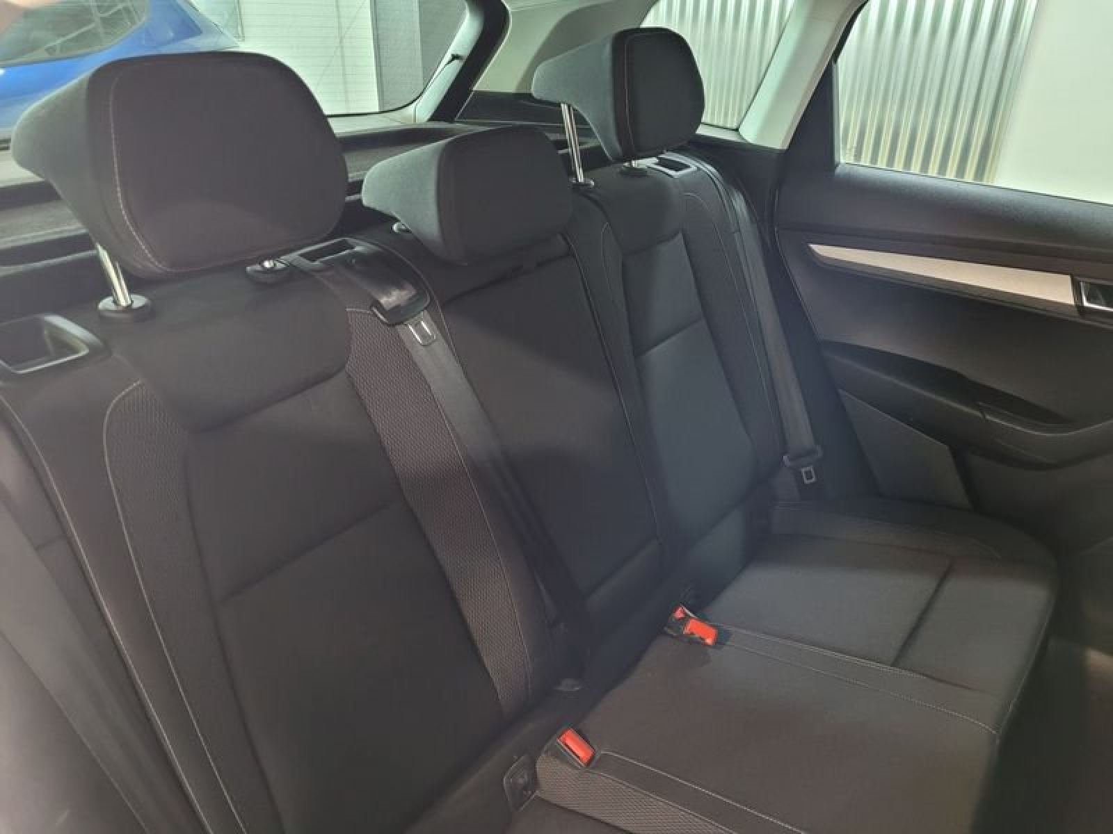 SKODA KAROQ 2.0 TDI 150cv DSG 4X4 Ambition 28