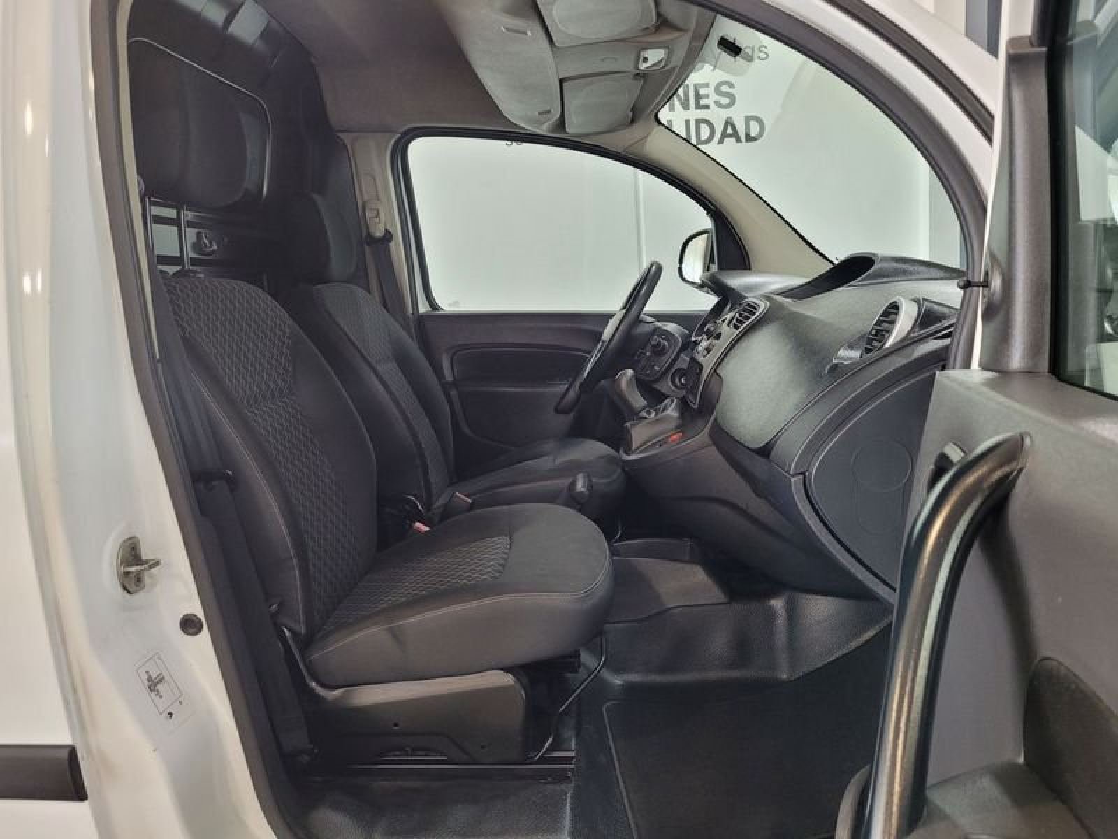 RENAULT KANGOO FURGON dCi 75cv Euro 6 Profesional 9