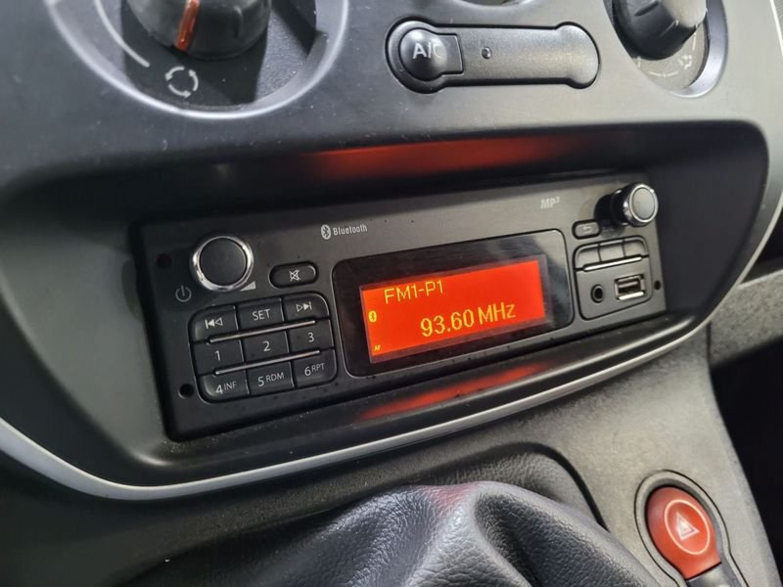 RENAULT KANGOO FURGON dCi 75cv Euro 6 Profesional 19