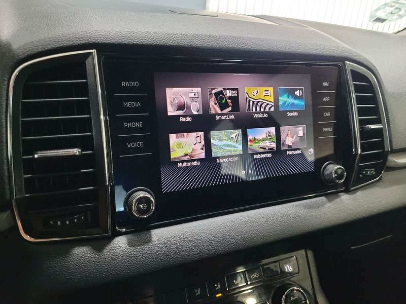 SKODA KAROQ 2.0 TDI 150cv DSG 4X4 Ambition 27