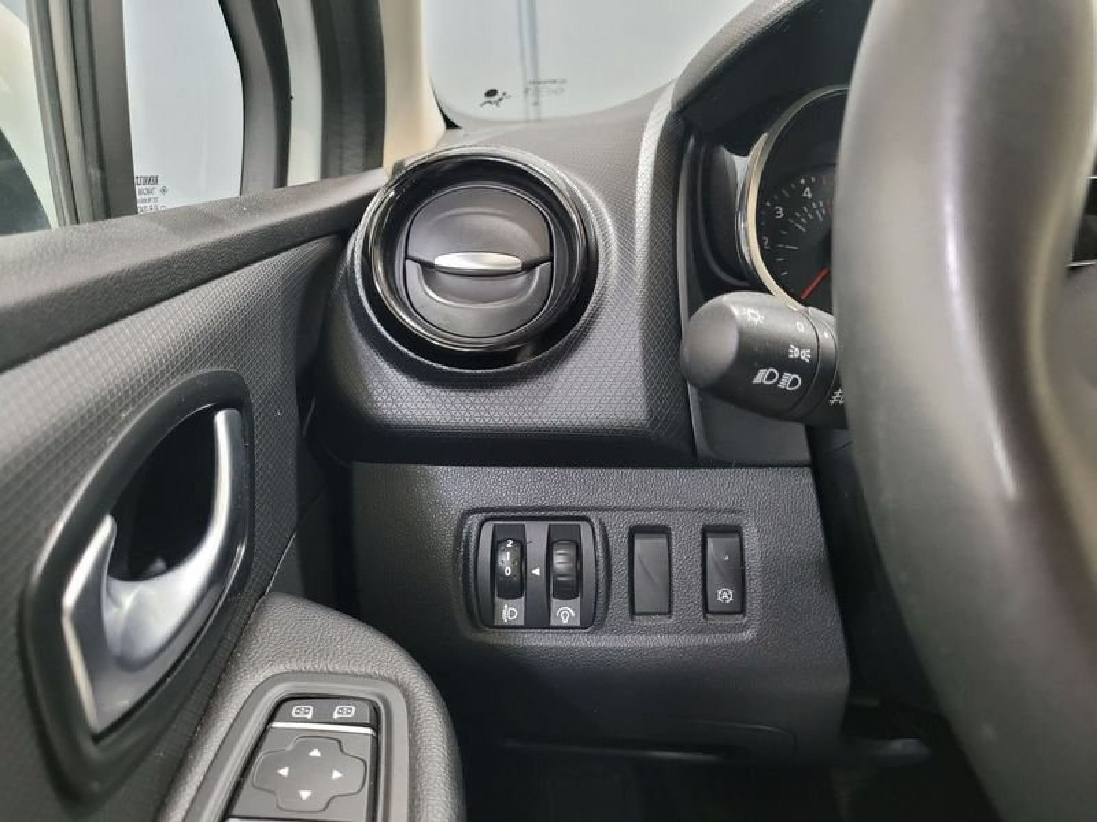 RENAULT CLIO 1.5 dCi 90cv EDC Zen -18 14