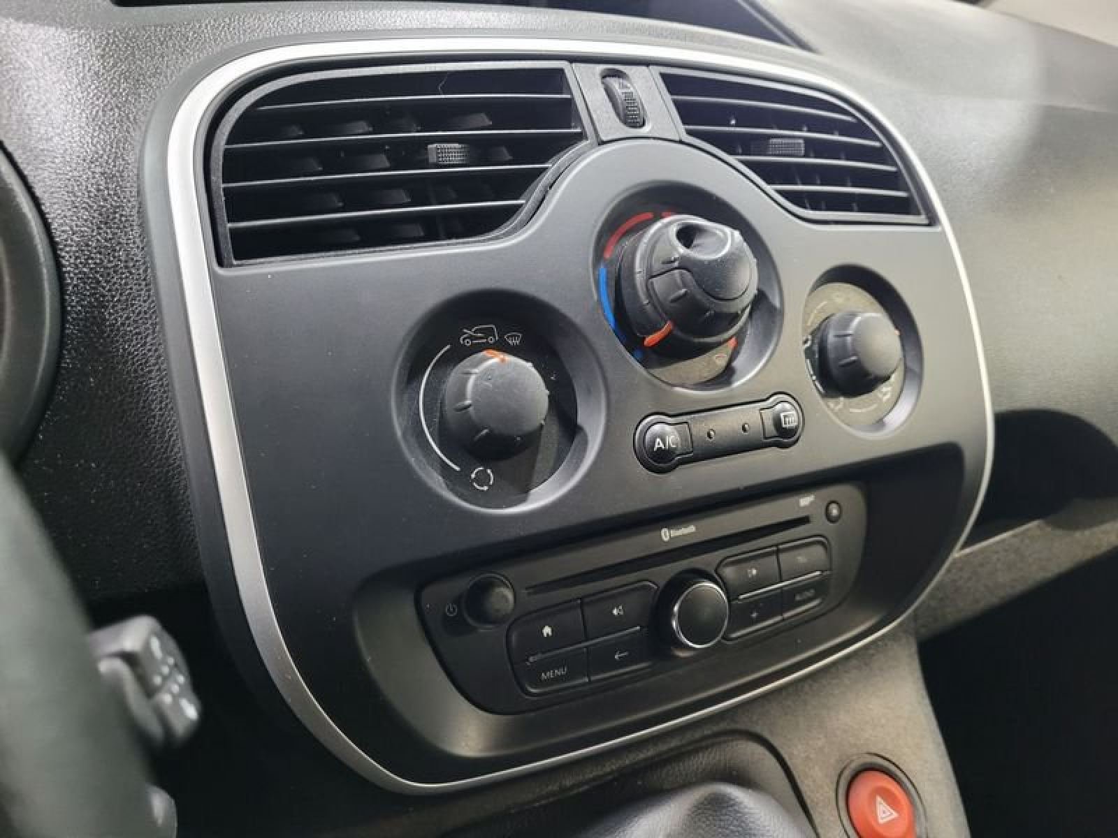 RENAULT KANGOO FURGON dCi 90cv Euro 6 Profesional 17 