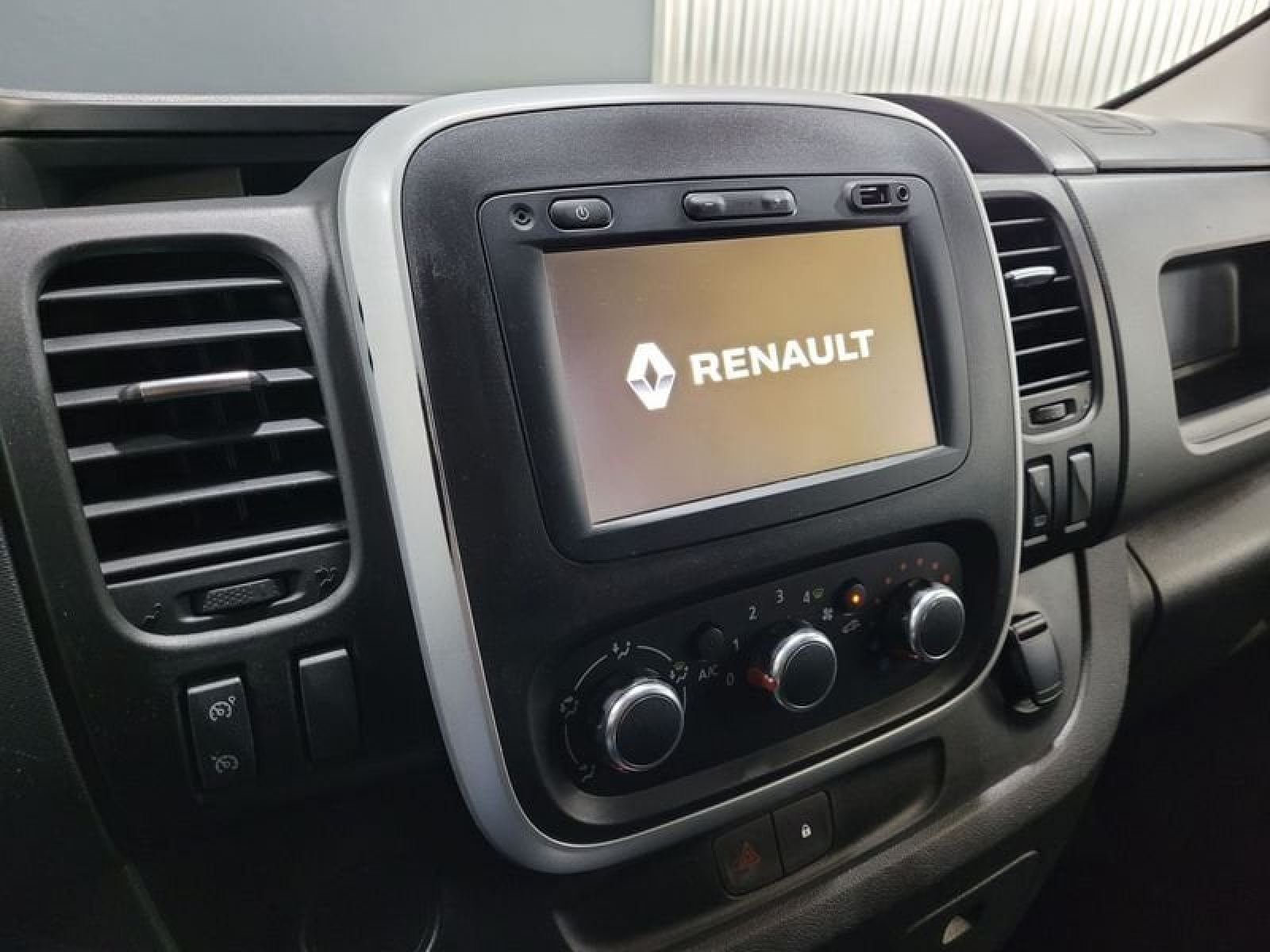 Renault Trafic Furgón 29 L1H1 Energy BluedCi - foto 17