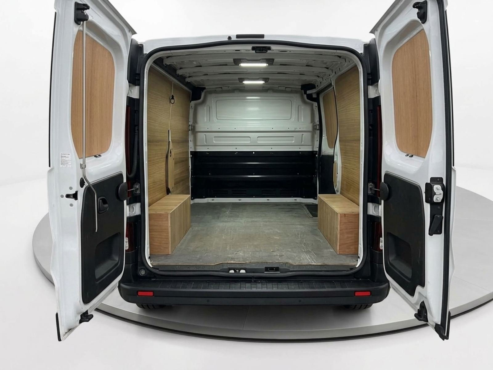 Renault Trafic Furgón 27 L1H1 Energy BluedCi - foto 8