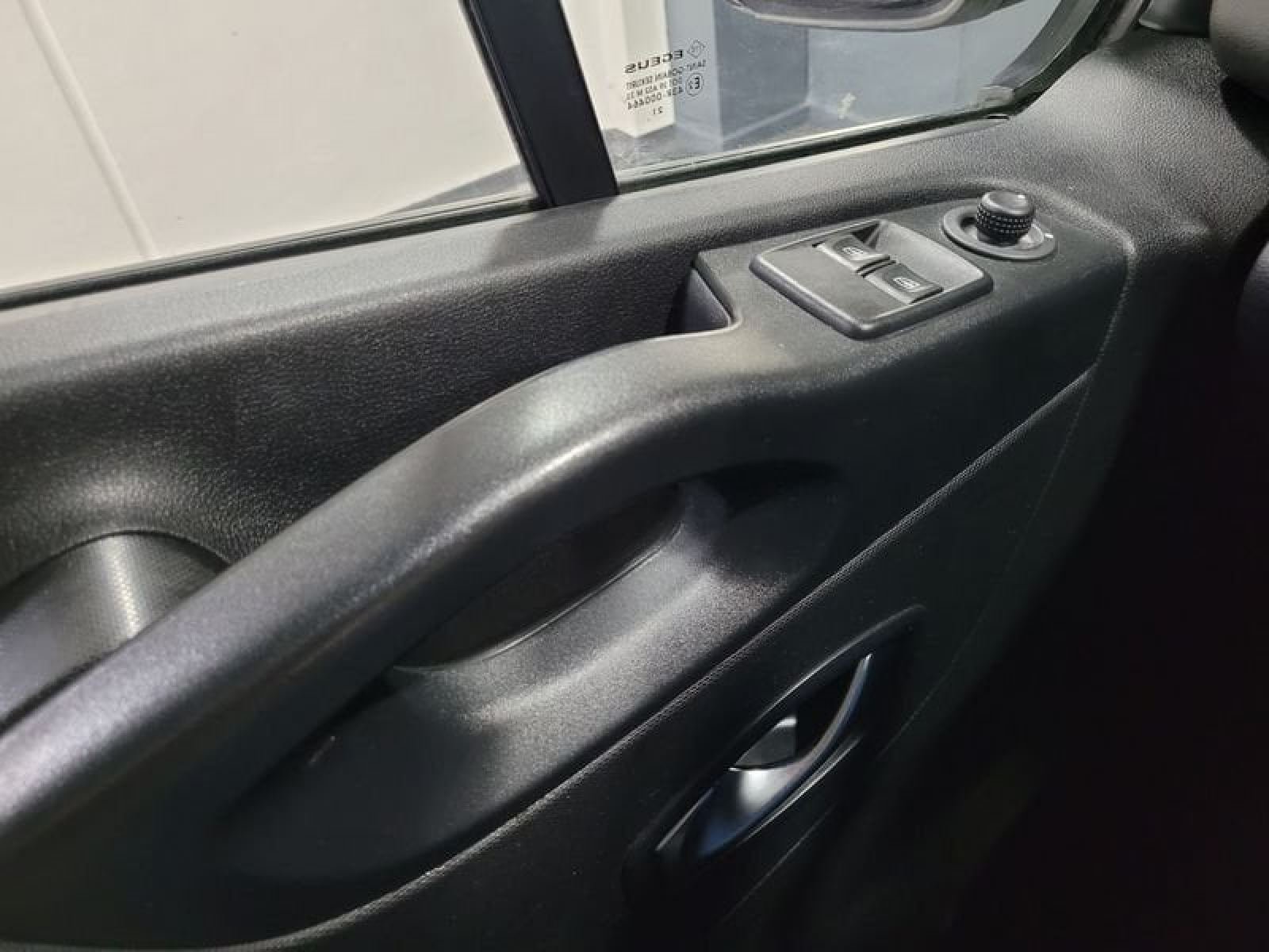 Renault Trafic Furgón 27 L1H1 Energy BluedCi - foto 13