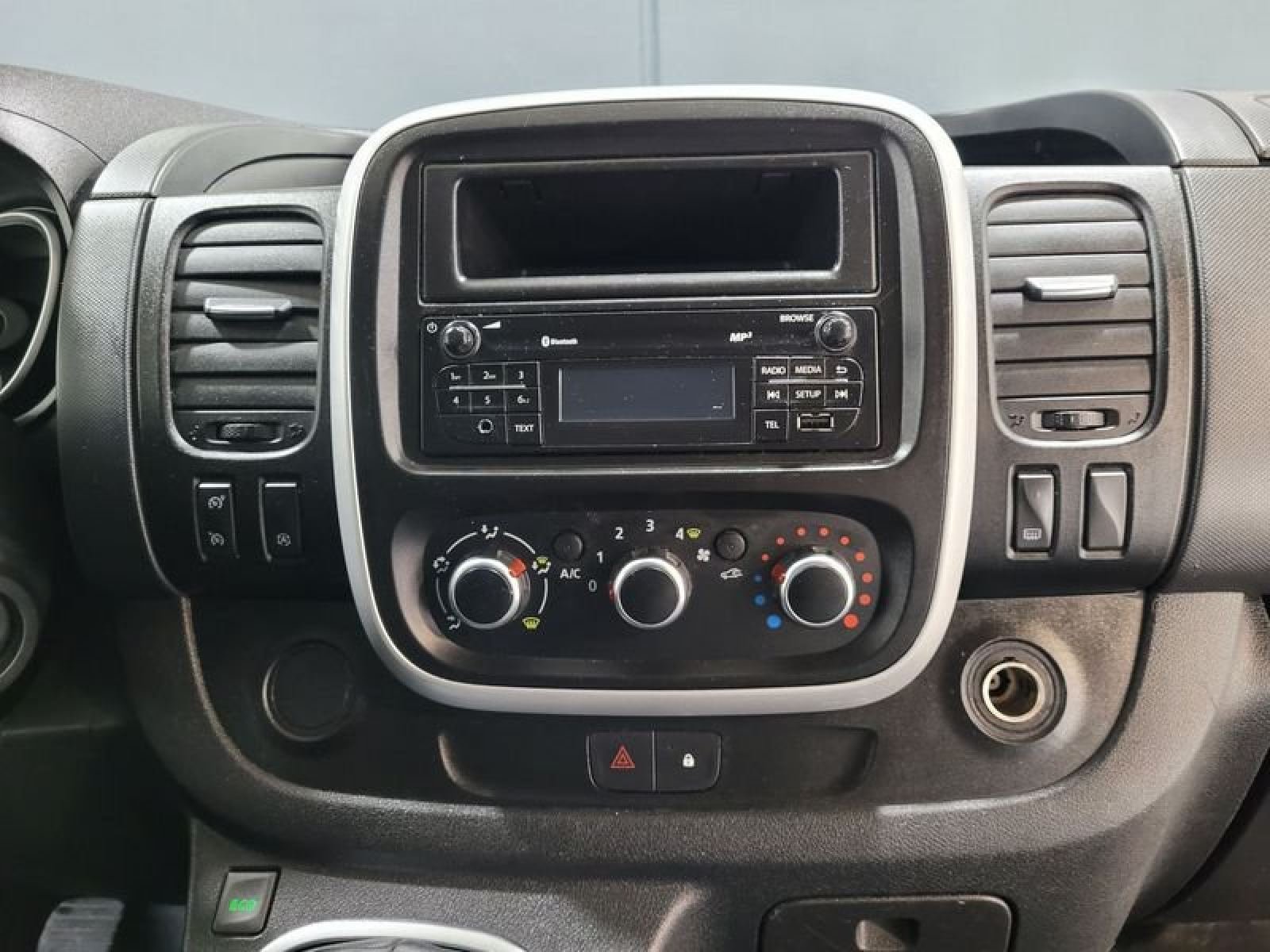 RENAULT TRAFIC Furgón 29 L1H1 dCi 95 Euro 6 19 