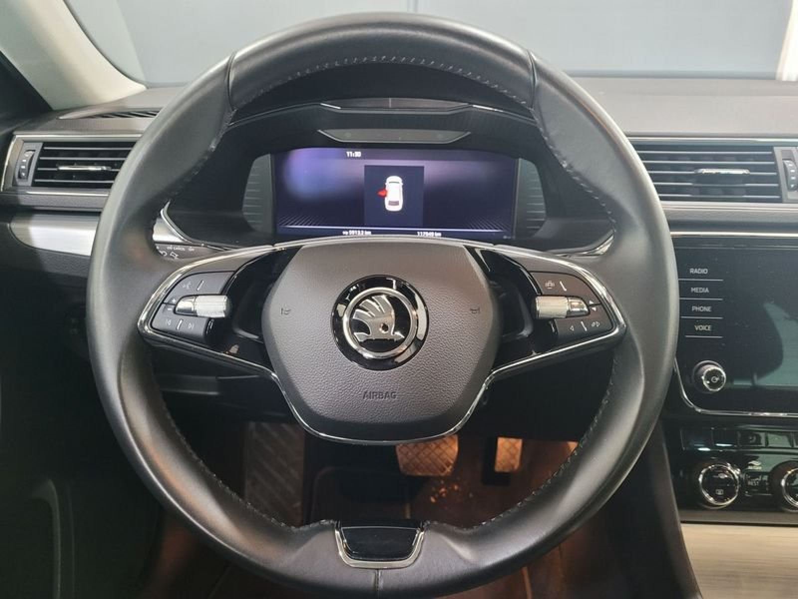 SKODA SUPERB 1.4 TSI 218cv iV P-HEV DSG L&K 18 