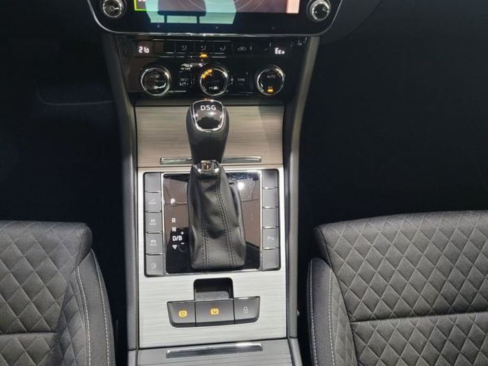SKODA SUPERB 1.4 TSI 218cv iV P-HEV DSG L&K 25 