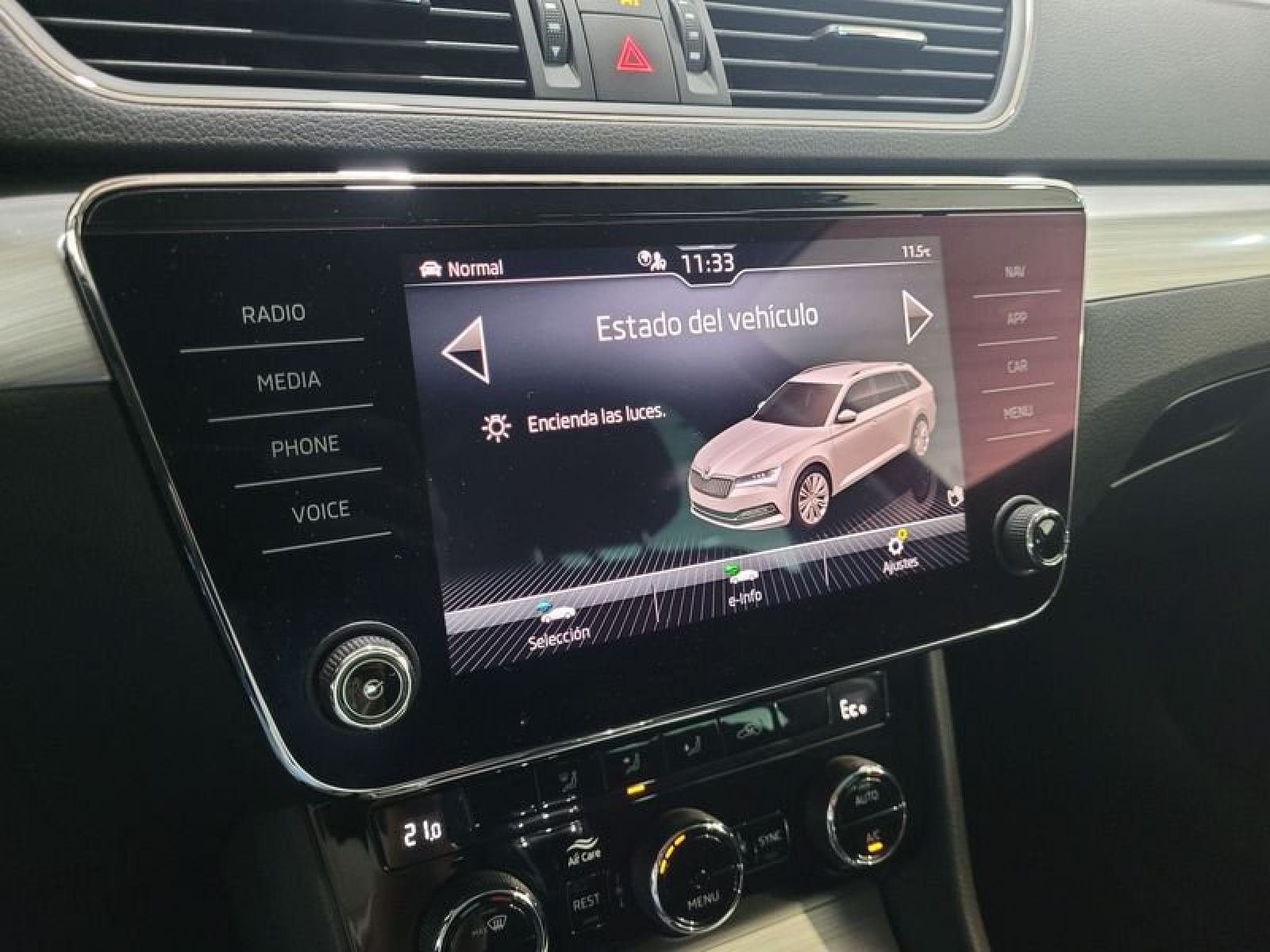 SKODA SUPERB 1.4 TSI 218cv iV P-HEV DSG L&K 32 