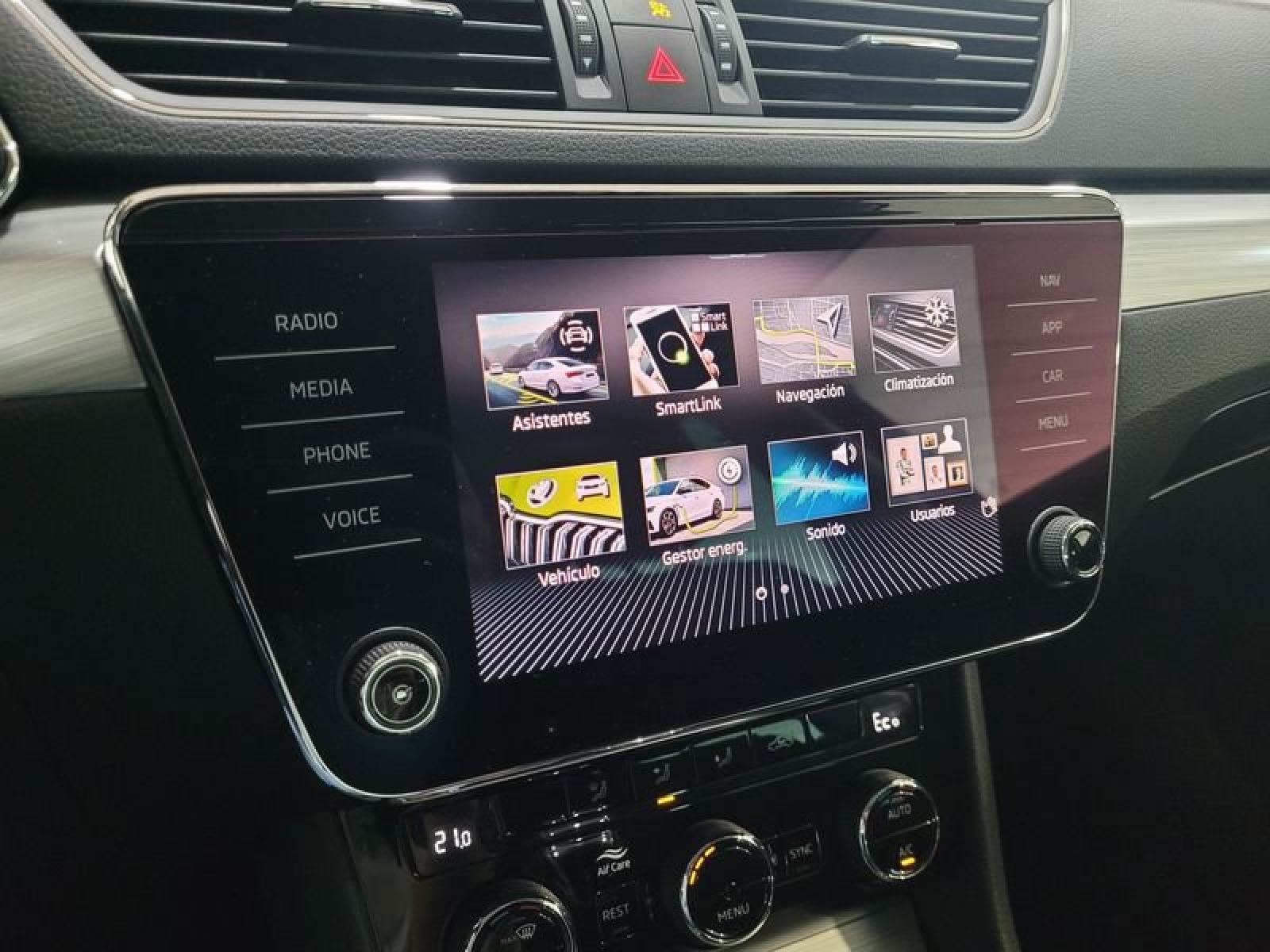 SKODA SUPERB 1.4 TSI 218cv iV P-HEV DSG L&K 33 